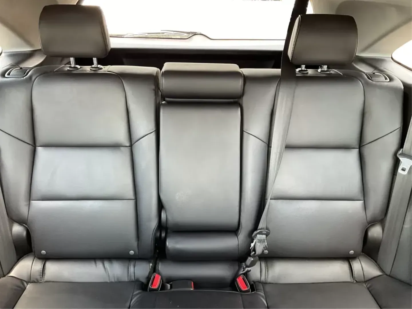 2018 Acura RDX AcuraWatch Plus Package (5J8TB4H34JL) with an 3.5L V-6 i-VTEC variable valve control engine, located at 401 Woodman Dr, Riverside, OH, 45431, (937) 908-9800, 39.760899, -84.123421 - **Experience Unmatched Comfort and Versatility with the 2018 Acura RDX at Advantage Car and Credit!**<br /> <br /> Are you in search of the perfect crossover SUV that effortlessly balances family needs, commuting demands, and weekend adventures? Look no further! The 2018 Acura RDX at Advantage Car a - Photo#13