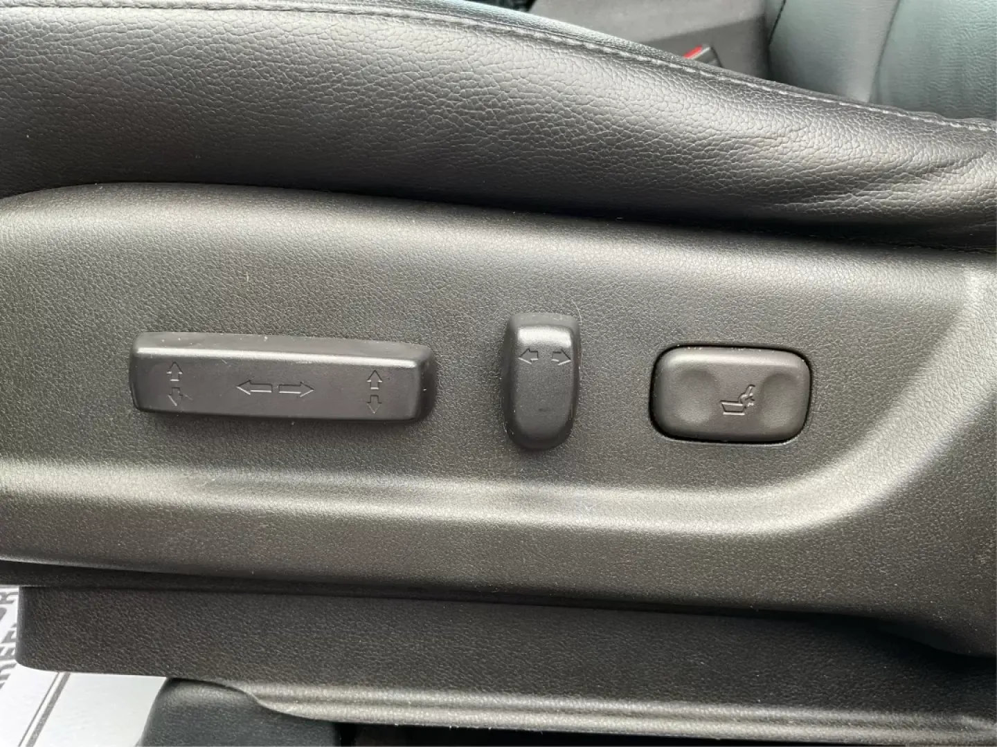 2018 Acura RDX AcuraWatch Plus Package (5J8TB4H34JL) with an 3.5L V-6 i-VTEC variable valve control engine, located at 401 Woodman Dr, Riverside, OH, 45431, (937) 908-9800, 39.760899, -84.123421 - **Experience Unmatched Comfort and Versatility with the 2018 Acura RDX at Advantage Car and Credit!**<br /> <br /> Are you in search of the perfect crossover SUV that effortlessly balances family needs, commuting demands, and weekend adventures? Look no further! The 2018 Acura RDX at Advantage Car a - Photo#16