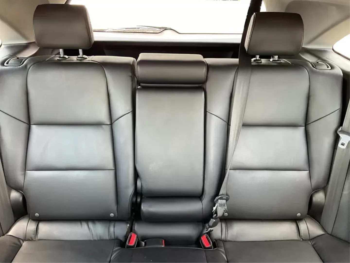 2018 Acura RDX AcuraWatch Plus Package (5J8TB4H34JL) with an 3.5L V-6 i-VTEC variable valve control engine, located at 401 Woodman Dr, Riverside, OH, 45431, (937) 908-9800, 39.760899, -84.123421 - **Elevate Your Commute and Family Adventures with the 2018 Acura RDX at Advantage Car and Credit!**<br /> <br /> Are you in search of a versatile vehicle that promises both comfort and style for your daily commutes or family escapades? Look no further than the stunning 2018 Acura RDX, available at A - Photo#14