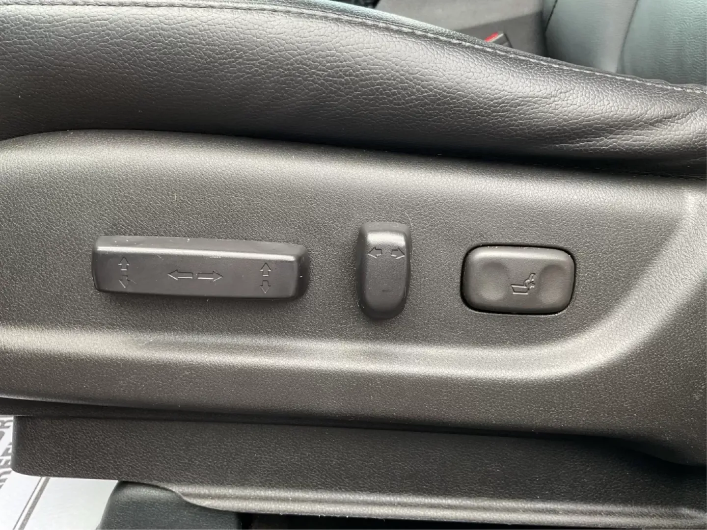 2018 Acura RDX AcuraWatch Plus Package (5J8TB4H34JL) with an 3.5L V-6 i-VTEC variable valve control engine, located at 401 Woodman Dr, Riverside, OH, 45431, (937) 908-9800, 39.760899, -84.123421 - **Elevate Your Commute and Family Adventures with the 2018 Acura RDX at Advantage Car and Credit!**<br /> <br /> Are you in search of a versatile vehicle that promises both comfort and style for your daily commutes or family escapades? Look no further than the stunning 2018 Acura RDX, available at A - Photo#17