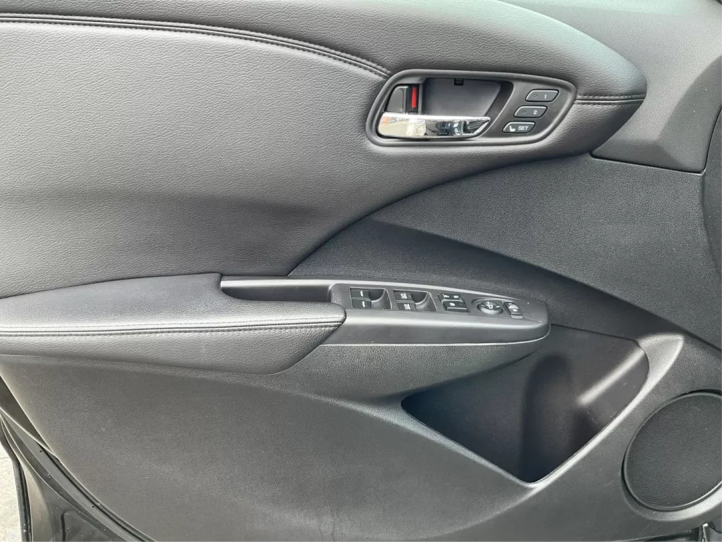 2018 Acura RDX AcuraWatch Plus Package (5J8TB4H34JL) with an 3.5L V-6 i-VTEC variable valve control engine, located at 401 Woodman Dr, Riverside, OH, 45431, (937) 908-9800, 39.760899, -84.123421 - **Elevate Your Commute and Family Adventures with the 2018 Acura RDX at Advantage Car and Credit!**<br /> <br /> Are you in search of a versatile vehicle that promises both comfort and style for your daily commutes or family escapades? Look no further than the stunning 2018 Acura RDX, available at A - Photo#18