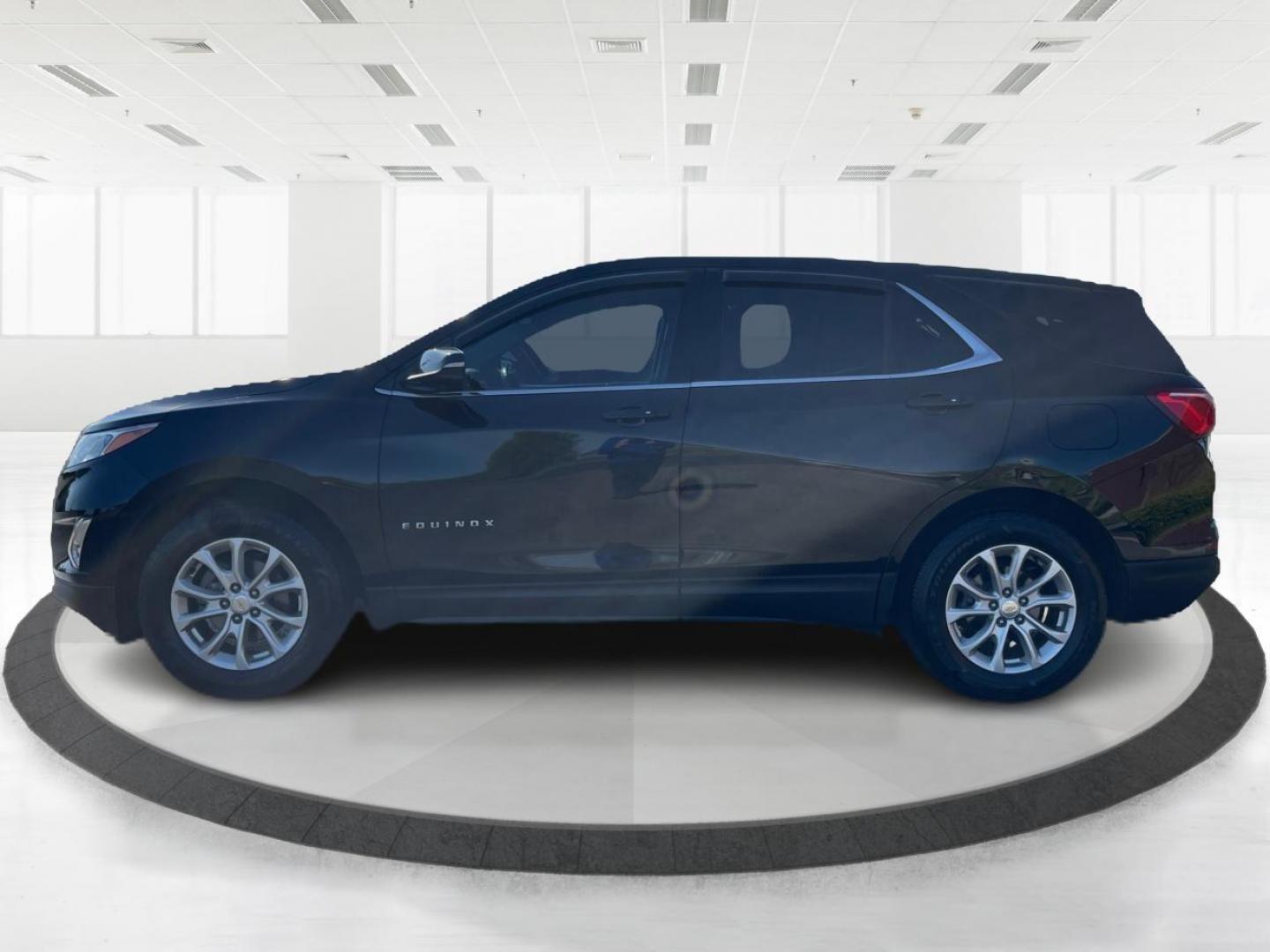 2018 Chevrolet Equinox LT 2WD (2GNAXJEV1J6) with an 1.5L L4 DIR DOHC 16V TURBO engine, 6-Speed Automatic transmission, located at 1230 East Main St, Xenia, OH, 45385, (937) 908-9800, 39.688026, -83.910172 - One Owner - Photo#5