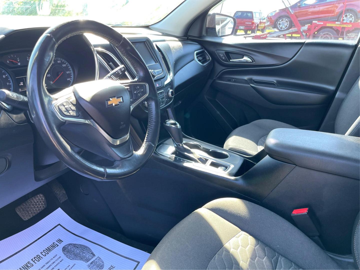 2018 Chevrolet Equinox LT 2WD (2GNAXJEV1J6) with an 1.5L L4 DIR DOHC 16V TURBO engine, 6-Speed Automatic transmission, located at 1230 East Main St, Xenia, OH, 45385, (937) 908-9800, 39.688026, -83.910172 - One Owner - Photo#8