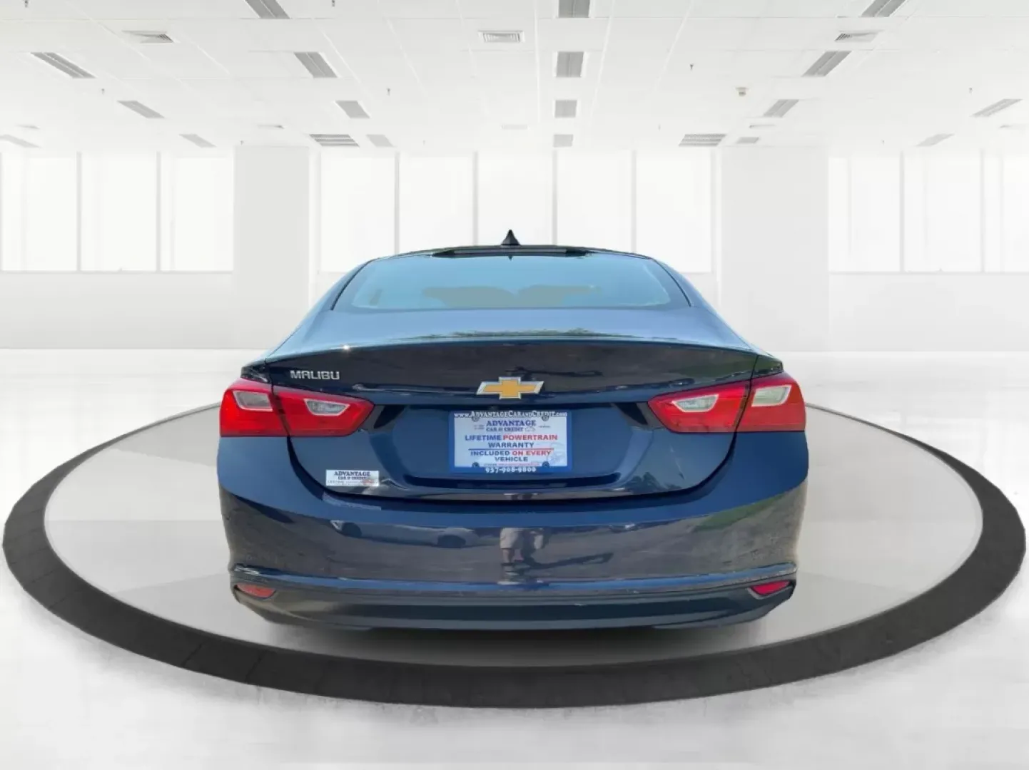 2018 Chevrolet Malibu 1LS (1G1ZB5ST0JF) with an ECOTEC 1.5L I-4 gasoline direct injection engine, located at 1184 Kauffman Ave, Fairborn, OH, 45324, (937) 908-9800, 39.807072, -84.030914 - **Experience Unmatched Comfort and Style with the 2018 Chevrolet Malibu at Advantage Car and Credit in Fairborn, OH!**<br /> <br /> Are you in the market for a dependable sedan that effortlessly balances style, comfort, and cutting-edge technology? Look no further than the stunning 2018 Chevrolet Ma - Photo#3