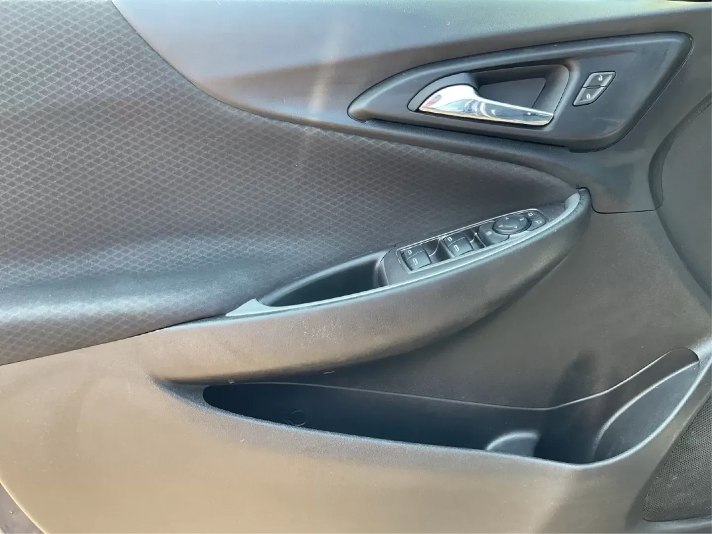 2018 Chevrolet Malibu 1LS (1G1ZB5ST0JF) with an ECOTEC 1.5L I-4 gasoline direct injection engine, located at 1184 Kauffman Ave, Fairborn, OH, 45324, (937) 908-9800, 39.807072, -84.030914 - **Experience Unmatched Comfort and Style with the 2018 Chevrolet Malibu at Advantage Car and Credit in Fairborn, OH!**<br /> <br /> Are you in the market for a dependable sedan that effortlessly balances style, comfort, and cutting-edge technology? Look no further than the stunning 2018 Chevrolet Ma - Photo#18