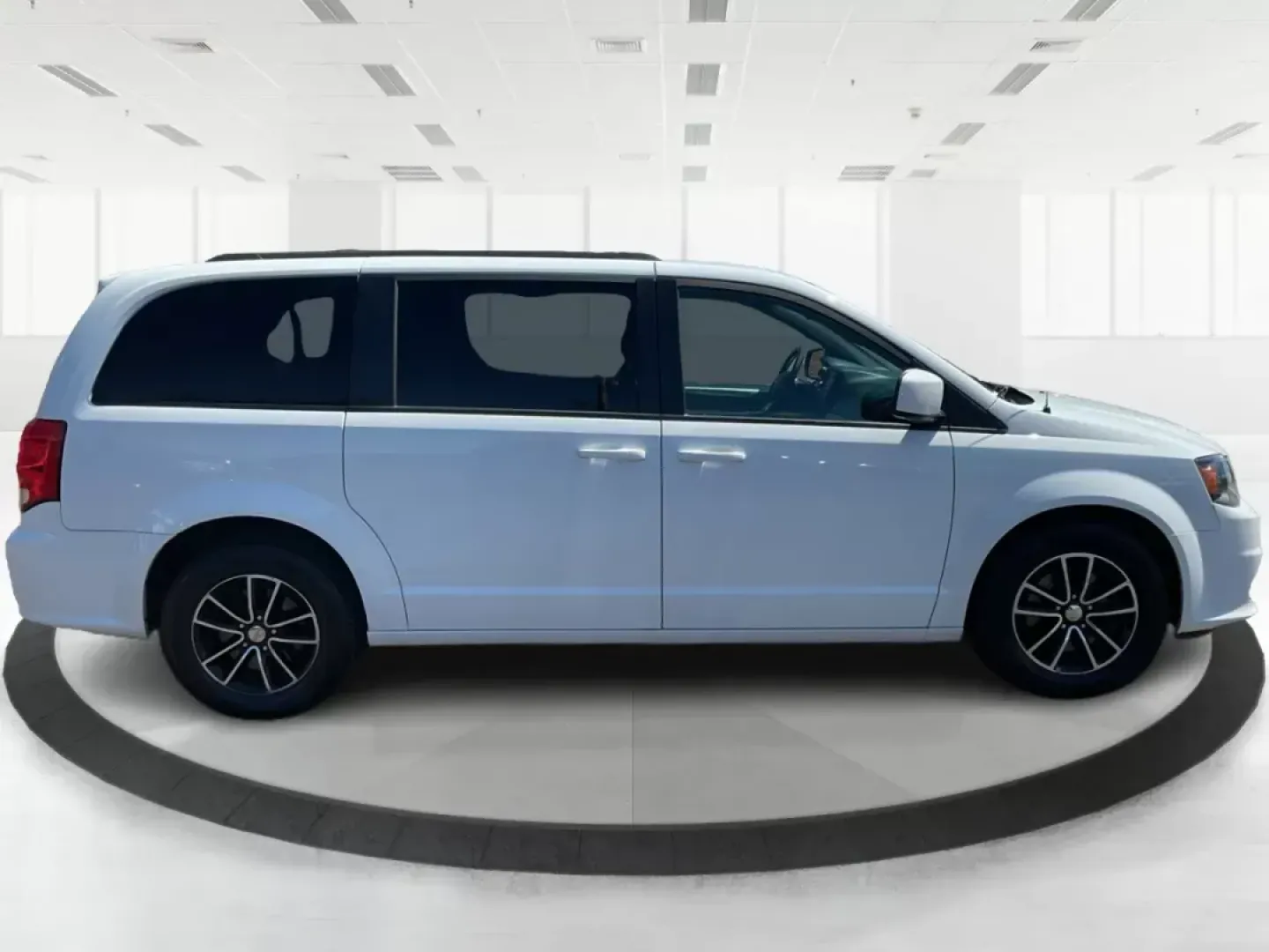 2018 Dodge Grand Caravan GT (2C4RDGEGXJR) with an Pentastar 3.6L V-6 DOHC engine, located at 8750 N County Rd 25A, Piqua, OH, 45356, (937) 908-9800, 40.164391, -84.232513 - **Discover the Ultimate Family Adventure Vehicle: 2018 Dodge Grand Caravan GT**<br /> <br /> Are you searching for a reliable and spacious vehicle that seamlessly fits your family's active lifestyle? Look no further than this 2018 Dodge Grand Caravan GT, available now at Advantage Car and Credit in - Photo#1