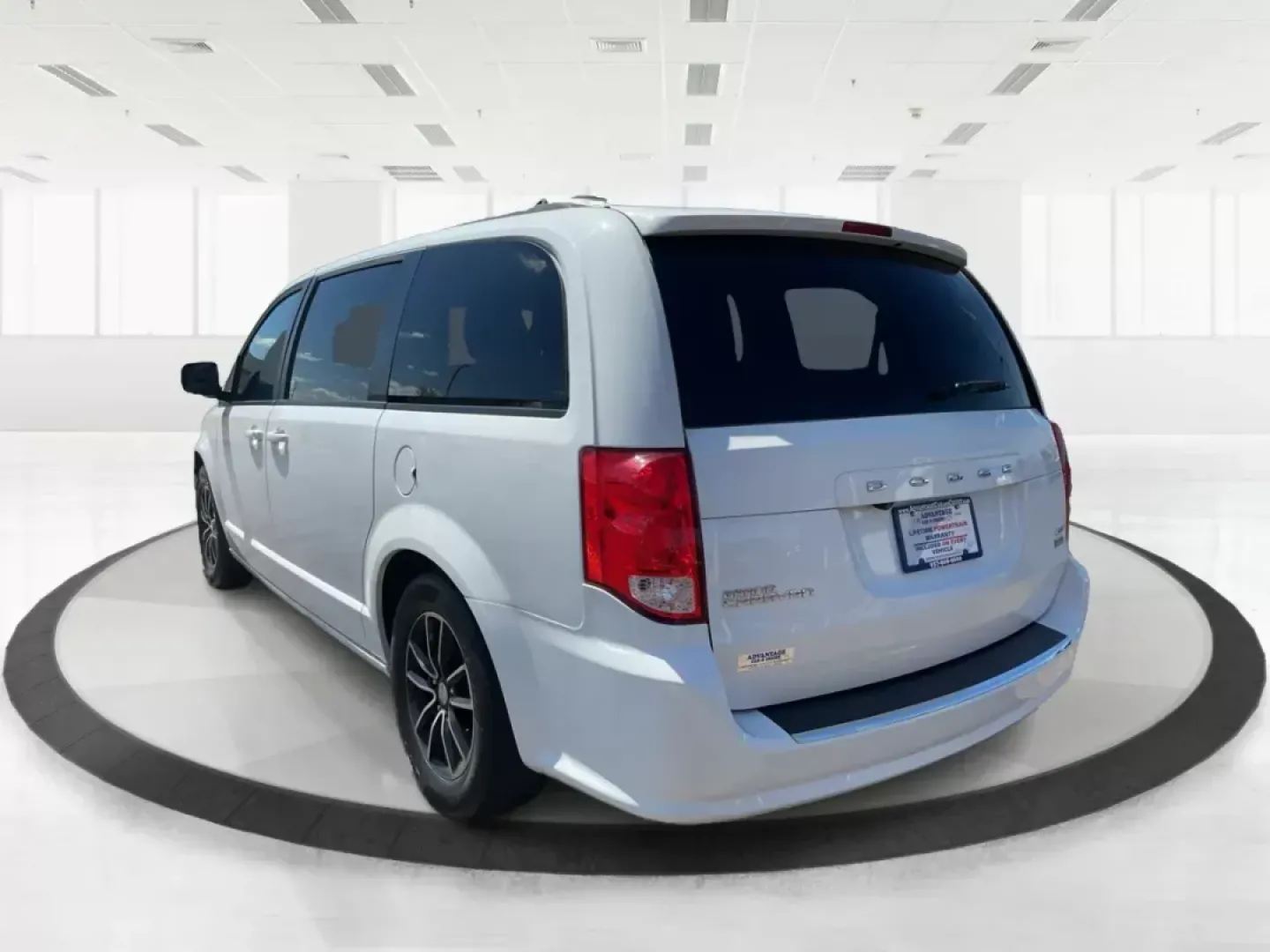2018 Dodge Grand Caravan GT (2C4RDGEGXJR) with an Pentastar 3.6L V-6 DOHC engine, located at 8750 N County Rd 25A, Piqua, OH, 45356, (937) 908-9800, 40.164391, -84.232513 - **Discover the Ultimate Family Adventure Vehicle: 2018 Dodge Grand Caravan GT**<br /> <br /> Are you searching for a reliable and spacious vehicle that seamlessly fits your family's active lifestyle? Look no further than this 2018 Dodge Grand Caravan GT, available now at Advantage Car and Credit in - Photo#4