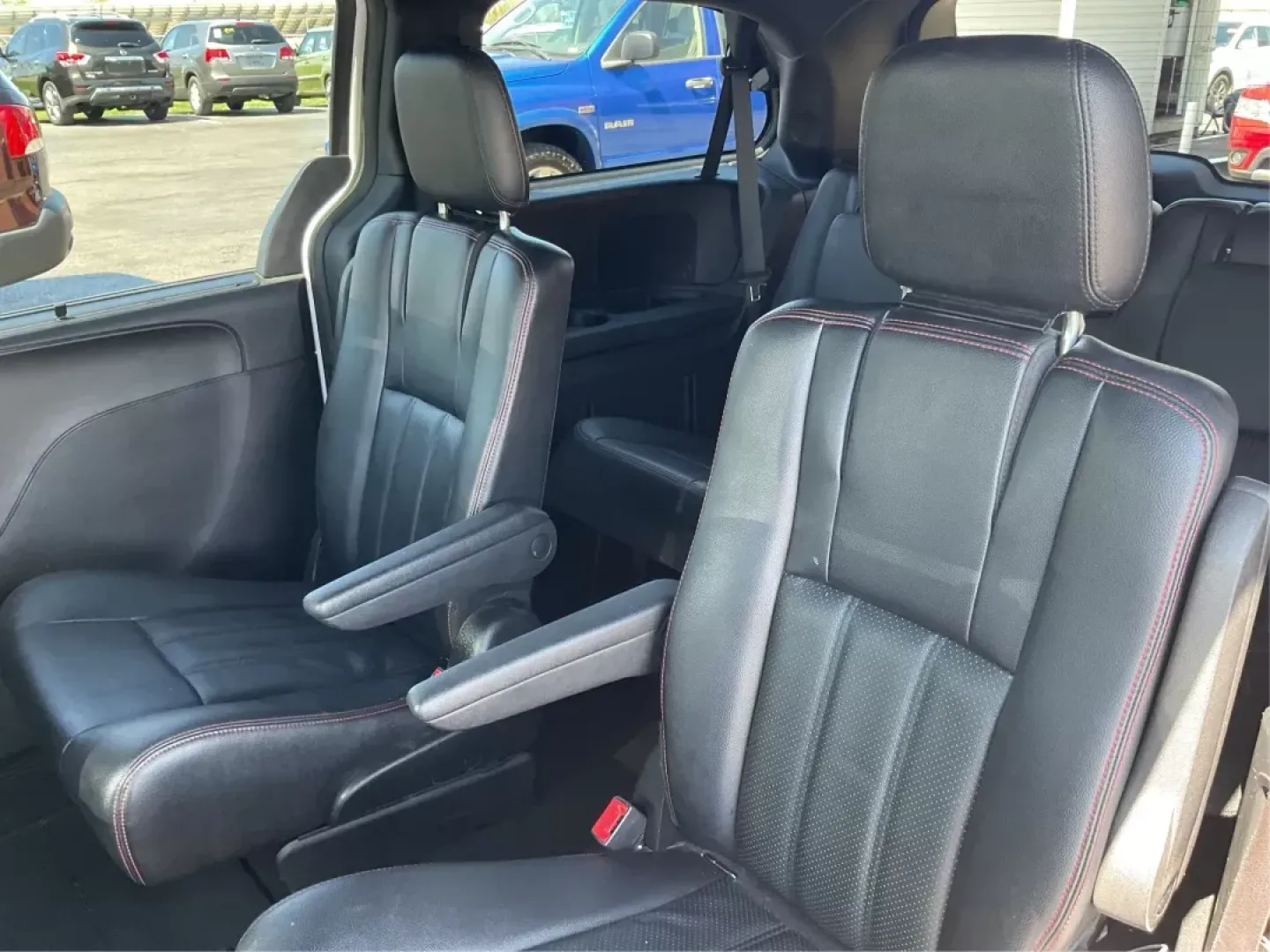 2018 Dodge Grand Caravan GT (2C4RDGEGXJR) with an Pentastar 3.6L V-6 DOHC engine, located at 8750 N County Rd 25A, Piqua, OH, 45356, (937) 908-9800, 40.164391, -84.232513 - **Discover the Ultimate Family Adventure Vehicle: 2018 Dodge Grand Caravan GT**<br /> <br /> Are you searching for a reliable and spacious vehicle that seamlessly fits your family's active lifestyle? Look no further than this 2018 Dodge Grand Caravan GT, available now at Advantage Car and Credit in - Photo#9