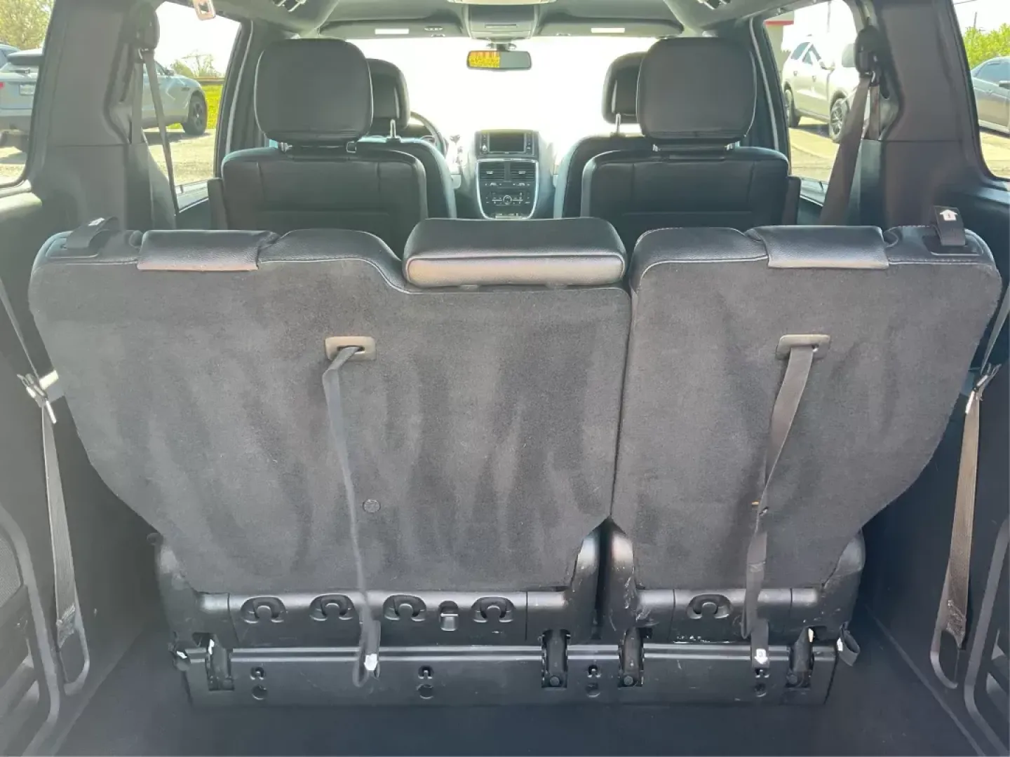 2018 Dodge Grand Caravan GT (2C4RDGEGXJR) with an Pentastar 3.6L V-6 DOHC engine, located at 8750 N County Rd 25A, Piqua, OH, 45356, (937) 908-9800, 40.164391, -84.232513 - **Discover the Ultimate Family Adventure Vehicle: 2018 Dodge Grand Caravan GT**<br /> <br /> Are you searching for a reliable and spacious vehicle that seamlessly fits your family's active lifestyle? Look no further than this 2018 Dodge Grand Caravan GT, available now at Advantage Car and Credit in - Photo#11