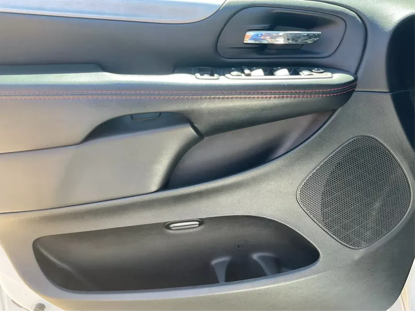 2018 Dodge Grand Caravan GT (2C4RDGEGXJR) with an Pentastar 3.6L V-6 DOHC engine, located at 8750 N County Rd 25A, Piqua, OH, 45356, (937) 908-9800, 40.164391, -84.232513 - **Discover the Ultimate Family Adventure Vehicle: 2018 Dodge Grand Caravan GT**<br /> <br /> Are you searching for a reliable and spacious vehicle that seamlessly fits your family's active lifestyle? Look no further than this 2018 Dodge Grand Caravan GT, available now at Advantage Car and Credit in - Photo#18