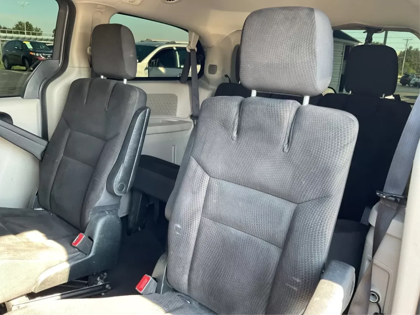 2018 Dodge Grand Caravan SE (2C4RDGBG5JR) with an Pentastar 3.6L V-6 DOHC engine, located at 880 E. National Road, Vandalia, OH, 45377, (937) 908-9800, 39.891918, -84.183594 - **Explore the Open Road in Style with the 2018 Dodge Grand Caravan Perfect for Families on the Go!**<br /> <br /> Are you searching for a reliable vehicle that caters to your family's needs while offering comfort and versatility? Look no further than the 2018 Dodge Grand Caravan SE, available now a - Photo#10