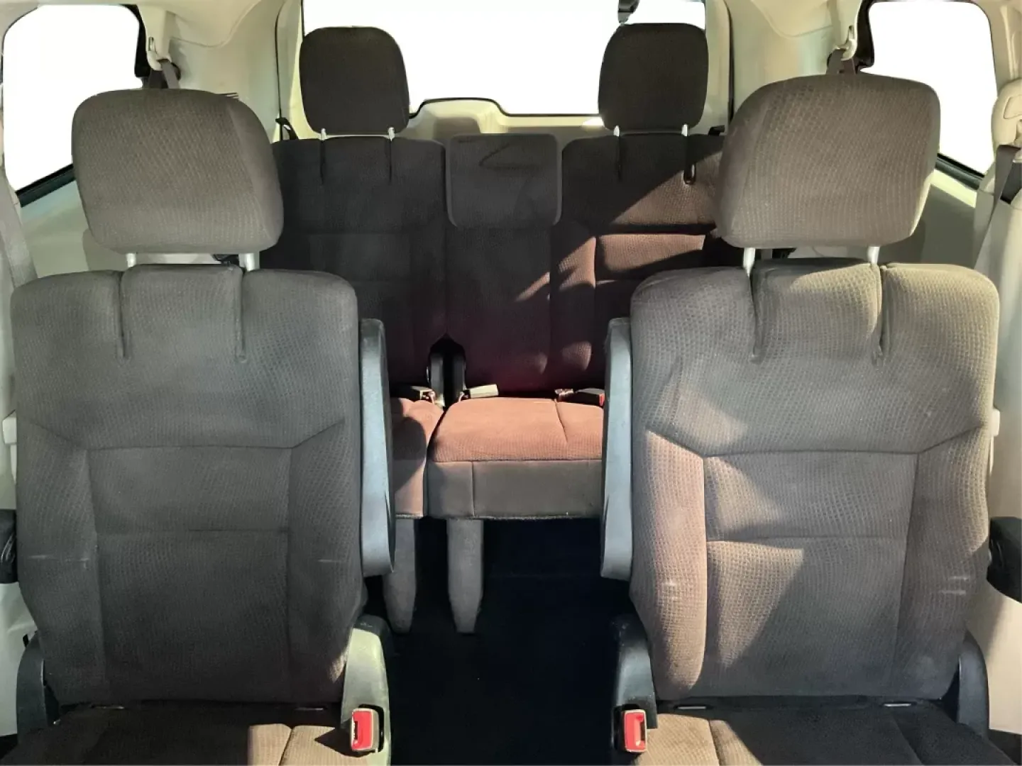 2018 Dodge Grand Caravan SE (2C4RDGBG5JR) with an Pentastar 3.6L V-6 DOHC engine, located at 880 E. National Road, Vandalia, OH, 45377, (937) 908-9800, 39.891918, -84.183594 - **Explore the Open Road in Style with the 2018 Dodge Grand Caravan Perfect for Families on the Go!**<br /> <br /> Are you searching for a reliable vehicle that caters to your family's needs while offering comfort and versatility? Look no further than the 2018 Dodge Grand Caravan SE, available now a - Photo#14