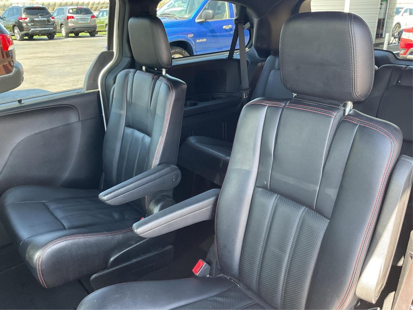 2018 Dodge Grand Caravan GT (2C4RDGEGXJR) with an Pentastar 3.6L V-6 DOHC engine, located at 1951 S Dayton Lakeview Rd., New Carlisle, OH, 45344, (937) 908-9800, 39.890999, -84.050255 - 2018 Dodge Grand Caravan GT - Photo#9