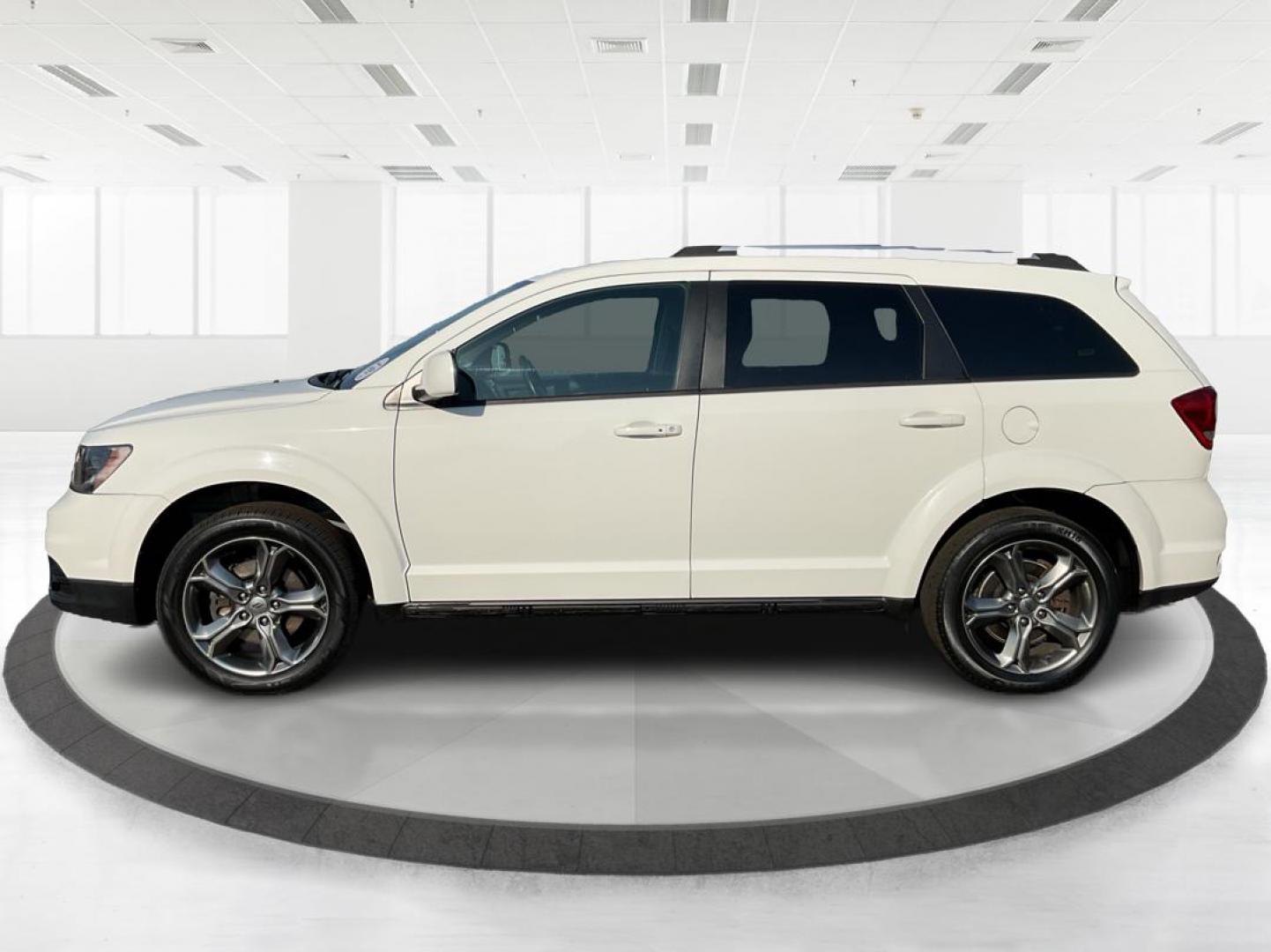 2018 Dodge Journey Crossroad (3C4PDCGG3JT) with an Pentastar 3.6L V-6 DOHC engine, located at 1951 S Dayton Lakeview Rd., New Carlisle, OH, 45344, (937) 908-9800, 39.890999, -84.050255 - Third Row - Photo#5