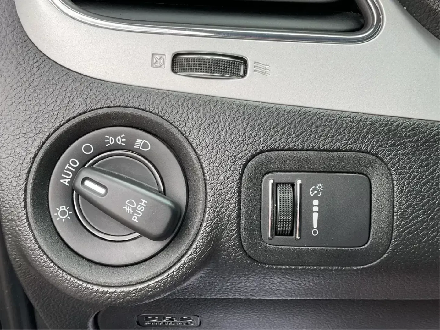 2018 Dodge Journey GT AWD (3C4PDDEG6JT) with an Pentastar 3.6L V-6 DOHC engine, located at 8750 N County Rd 25A, Piqua, OH, 45356, (937) 908-9800, 40.164391, -84.232513 - **Explore the Open Road with the 2018 Dodge Journey GT AWD: Your Adventure Awaits!**<br /> <br /> Are you ready for your next family road trip or weekend adventure? Look no further than the 2018 Dodge Journey GT AWD, a versatile SUV designed for those who crave both comfort and capability. Whether y - Photo#16