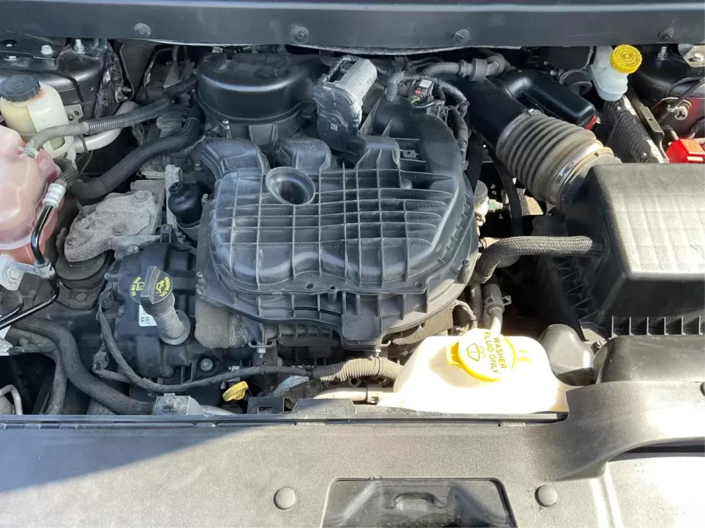 2018 Dodge Journey Crossroad AWD (3C4PDDGG8JT) with an Pentastar 3.6L V-6 DOHC engine, located at 4508 South Dixie Dr, Moraine, OH, 45439, (937) 908-9800, 39.689976, -84.218452 - **Adventure Awaits: Embrace the Journey in Your Next SUV!**<br /> <br /> Are you ready for unforgettable family road trips, weekend getaways, or simply tackling your daily commute with style? Advantage Car and Credit in Fairborn, OH, offers the perfect vehicle to elevate your lifestyle. Presenting t - Photo#9
