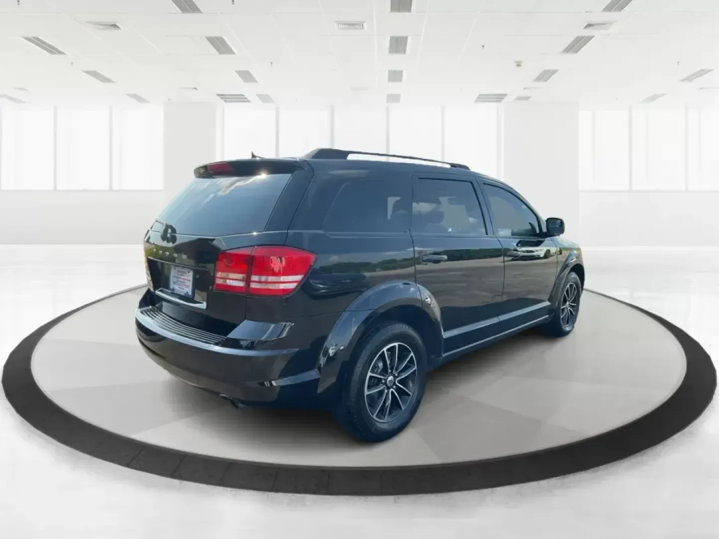 2018 Dodge Journey SE (3C4PDCAB0JT) with an Tigershark MultiAir 2.4L I-4 DOHC engine, located at 1951 S Dayton Lakeview Rd., New Carlisle, OH, 45344, (937) 908-9800, 39.890999, -84.050255 - **Explore Endless Adventures with the 2018 Dodge Journey SE Your Ideal Companion for Family Outings and Weekend Getaways!**<br /> <br /> Are you searching for a versatile SUV that meets all your family's needs while also being budget-friendly? Look no further than the 2018 Dodge Journey SE, now ava - Photo#2