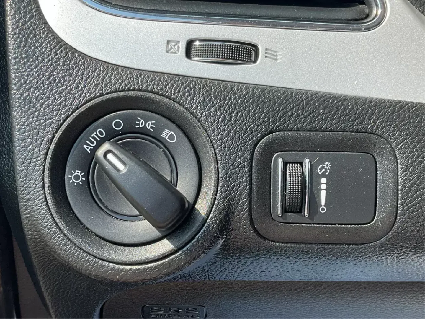 2018 Dodge Journey SE (3C4PDCAB0JT) with an Tigershark MultiAir 2.4L I-4 DOHC engine, located at 1951 S Dayton Lakeview Rd., New Carlisle, OH, 45344, (937) 908-9800, 39.890999, -84.050255 - **Explore Endless Adventures with the 2018 Dodge Journey SE Your Ideal Companion for Family Outings and Weekend Getaways!**<br /> <br /> Are you searching for a versatile SUV that meets all your family's needs while also being budget-friendly? Look no further than the 2018 Dodge Journey SE, now ava - Photo#15