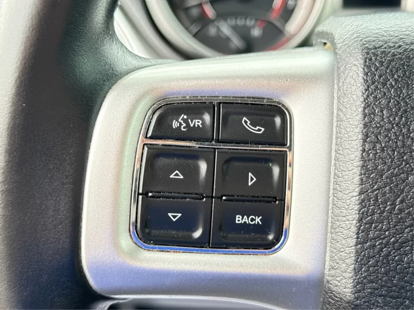 2018 Dodge Journey SXT AWD (3C4PDDBG9JT) with an Pentastar 3.6L V-6 DOHC engine, located at 8750 N County Rd 25A, Piqua, OH, 45356, (937) 908-9800, 40.164391, -84.232513 - Experience the thrill of adventure and family outings in this stunning **2018 Dodge Journey SXT AWD**, now available at **Advantage Car and Credit**, located at **1184 Kauffman Ave, Fairborn, OH 45324**. Whether you're commuting to work or heading out for a weekend getaway, this versatile SUV is des - Photo#16