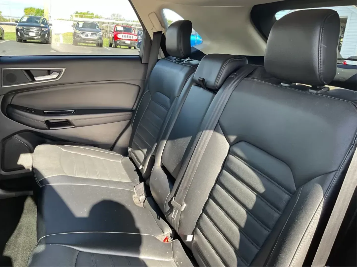 2018 Ford Edge SEL (2FMPK4J8XJB) with an 3.5L V-6 DOHC engine, located at 401 Woodman Dr, Riverside, OH, 45431, (937) 908-9800, 39.760899, -84.123421 - **Explore New Adventures with the 2018 Ford Edge SEL at Advantage Car and Credit!**<br /> <br /> Are you ready to elevate your driving experience? Whether you're carting the kids to soccer practice, planning a weekend getaway, or simply commuting to work, the 2018 Ford Edge SEL offers both style and - Photo#9