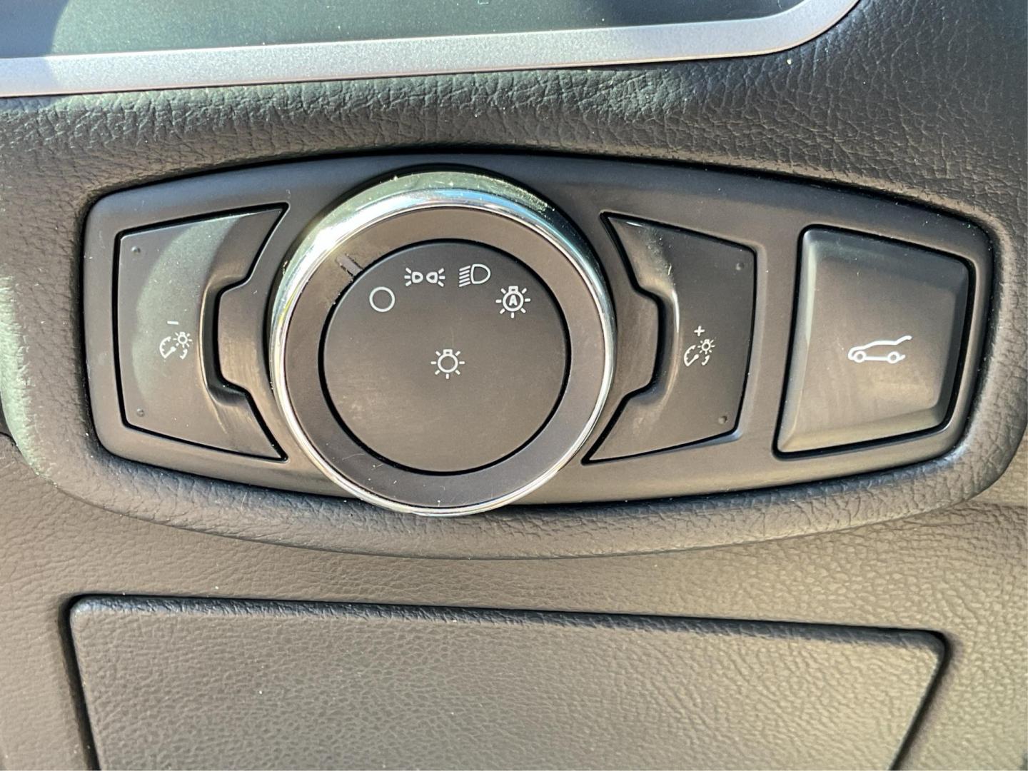 2018 Ford Edge SEL (2FMPK4J8XJB) with an Other engine, located at 401 Woodman Dr, Riverside, OH, 45431, (937) 908-9800, 39.760899, -84.123421 - One Owner - Photo#16
