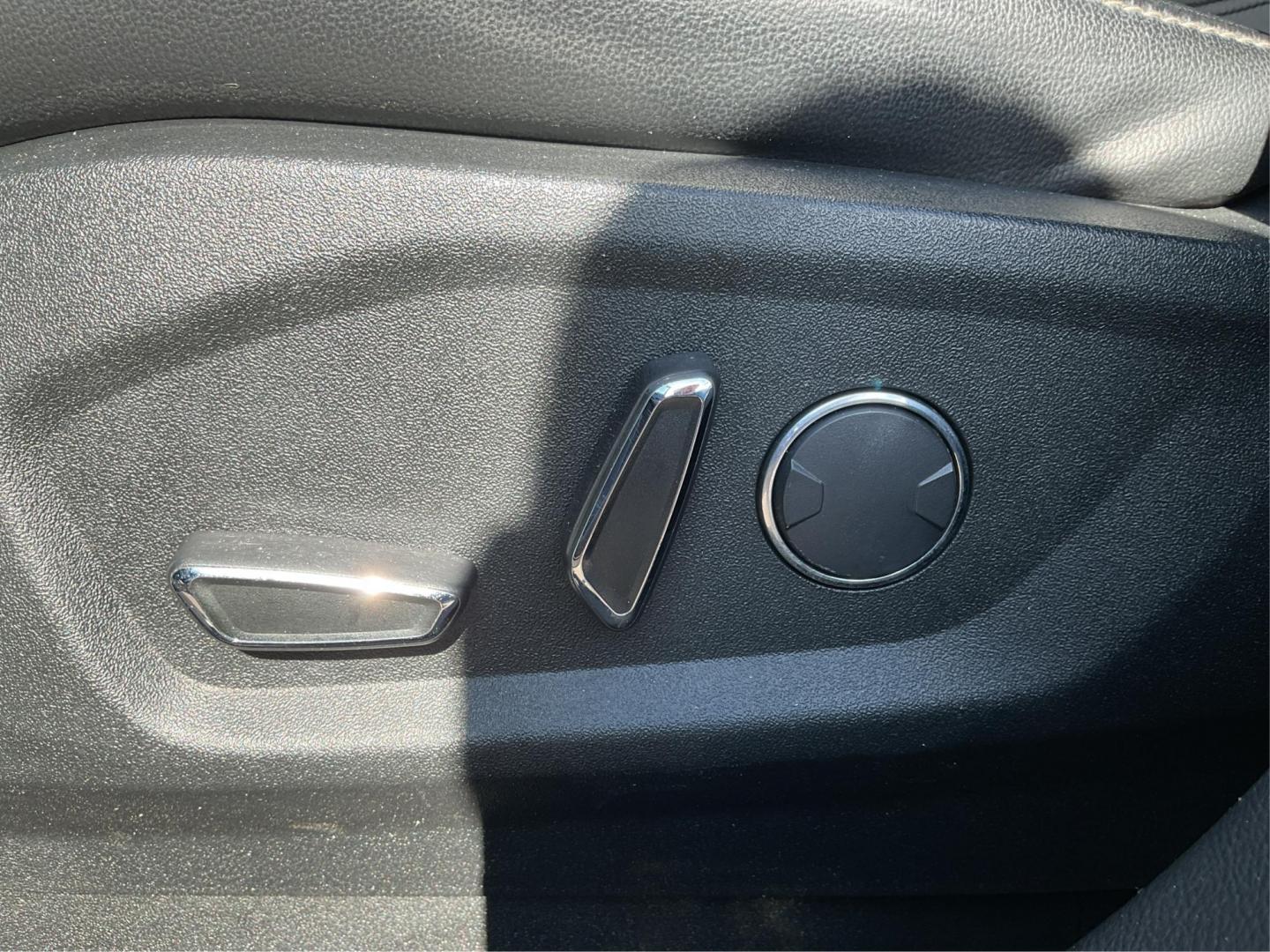 2018 Ford Edge SEL (2FMPK4J8XJB) with an Other engine, located at 401 Woodman Dr, Riverside, OH, 45431, (937) 908-9800, 39.760899, -84.123421 - One Owner - Photo#17