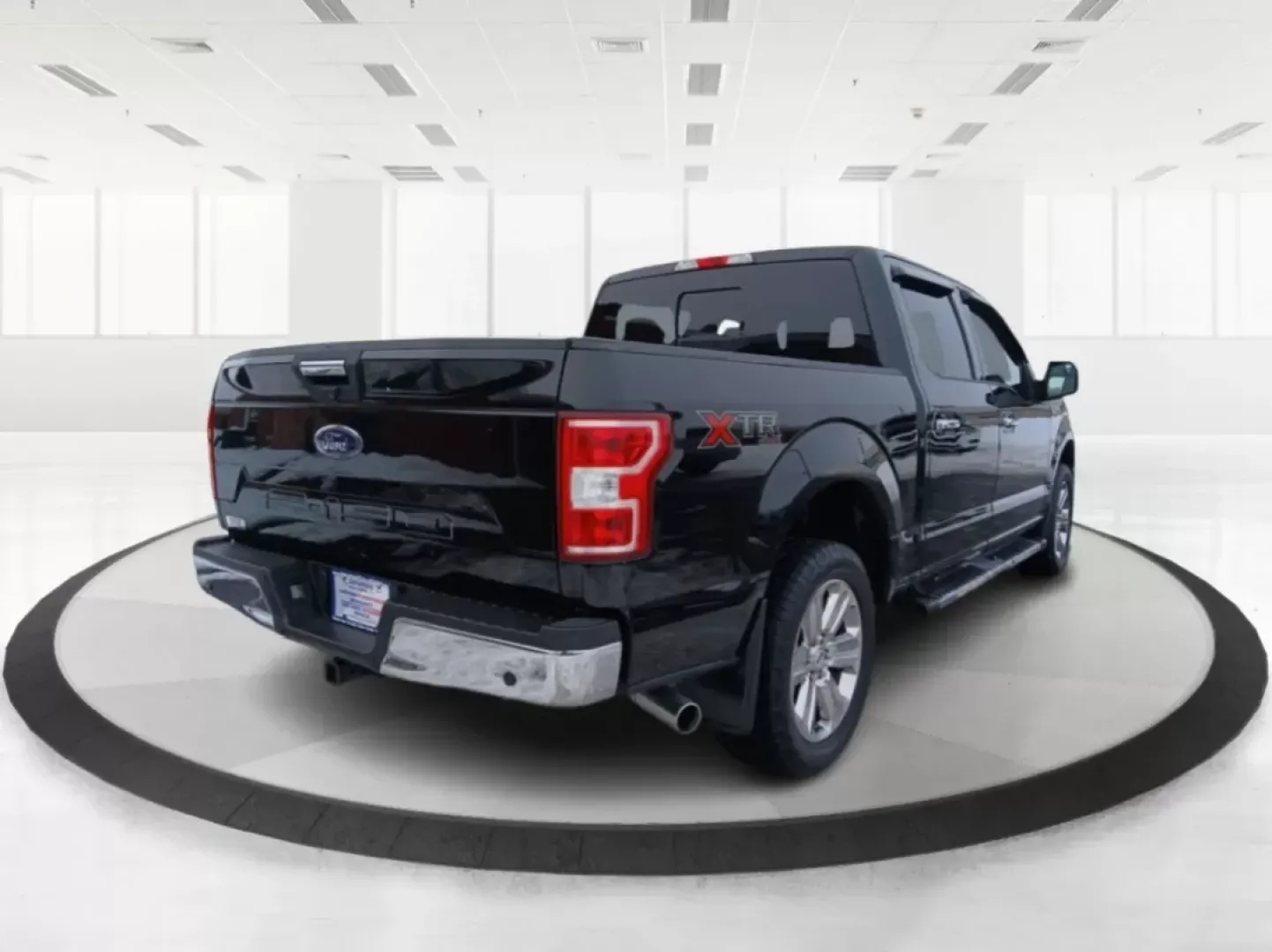 2018 Ford F-150 XLT SuperCrew 5.5-ft. Bed 4WD (1FTEW1E52JF) with an 5.0L V8 OHV 32V engine, 6-Speed Automatic transmission, located at 1099 N County Rd 25A, Troy, OH, 45373, (937) 908-9800, 40.057079, -84.212883 - Are you ready to elevate your daily commute or weekend adventures? Look no further than this striking 2018 Ford F-150 XLT SuperCrew located at Advantage Car and Credit in Fairborn, OH. Whether you're carting the kids to practice, hauling materials for your next DIY project, or exploring the great ou - Photo#2