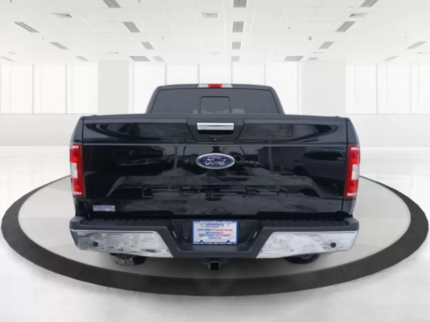 2018 Ford F-150 XLT SuperCrew 5.5-ft. Bed 4WD (1FTEW1E52JF) with an 5.0L V8 OHV 32V engine, 6-Speed Automatic transmission, located at 1099 N County Rd 25A, Troy, OH, 45373, (937) 908-9800, 40.057079, -84.212883 - Are you ready to elevate your daily commute or weekend adventures? Look no further than this striking 2018 Ford F-150 XLT SuperCrew located at Advantage Car and Credit in Fairborn, OH. Whether you're carting the kids to practice, hauling materials for your next DIY project, or exploring the great ou - Photo#3