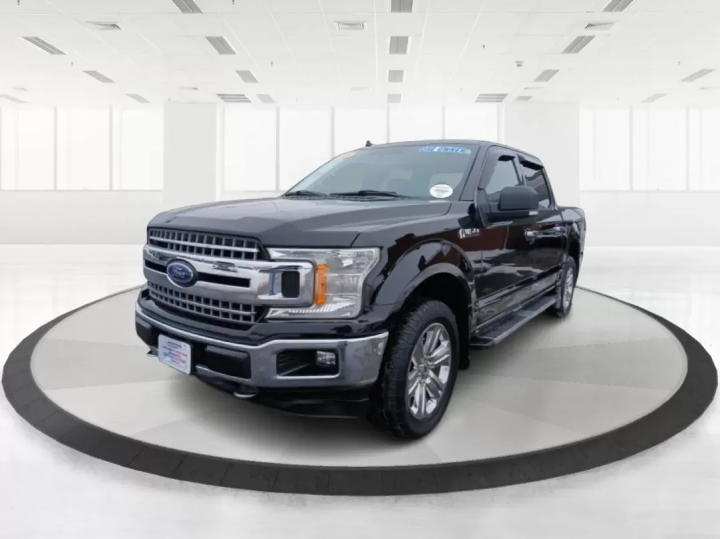2018 Ford F-150 XLT SuperCrew 5.5-ft. Bed 4WD (1FTEW1E52JF) with an 5.0L V8 OHV 32V engine, 6-Speed Automatic transmission, located at 1099 N County Rd 25A, Troy, OH, 45373, (937) 908-9800, 40.057079, -84.212883 - Are you ready to elevate your daily commute or weekend adventures? Look no further than this striking 2018 Ford F-150 XLT SuperCrew located at Advantage Car and Credit in Fairborn, OH. Whether you're carting the kids to practice, hauling materials for your next DIY project, or exploring the great ou - Photo#8