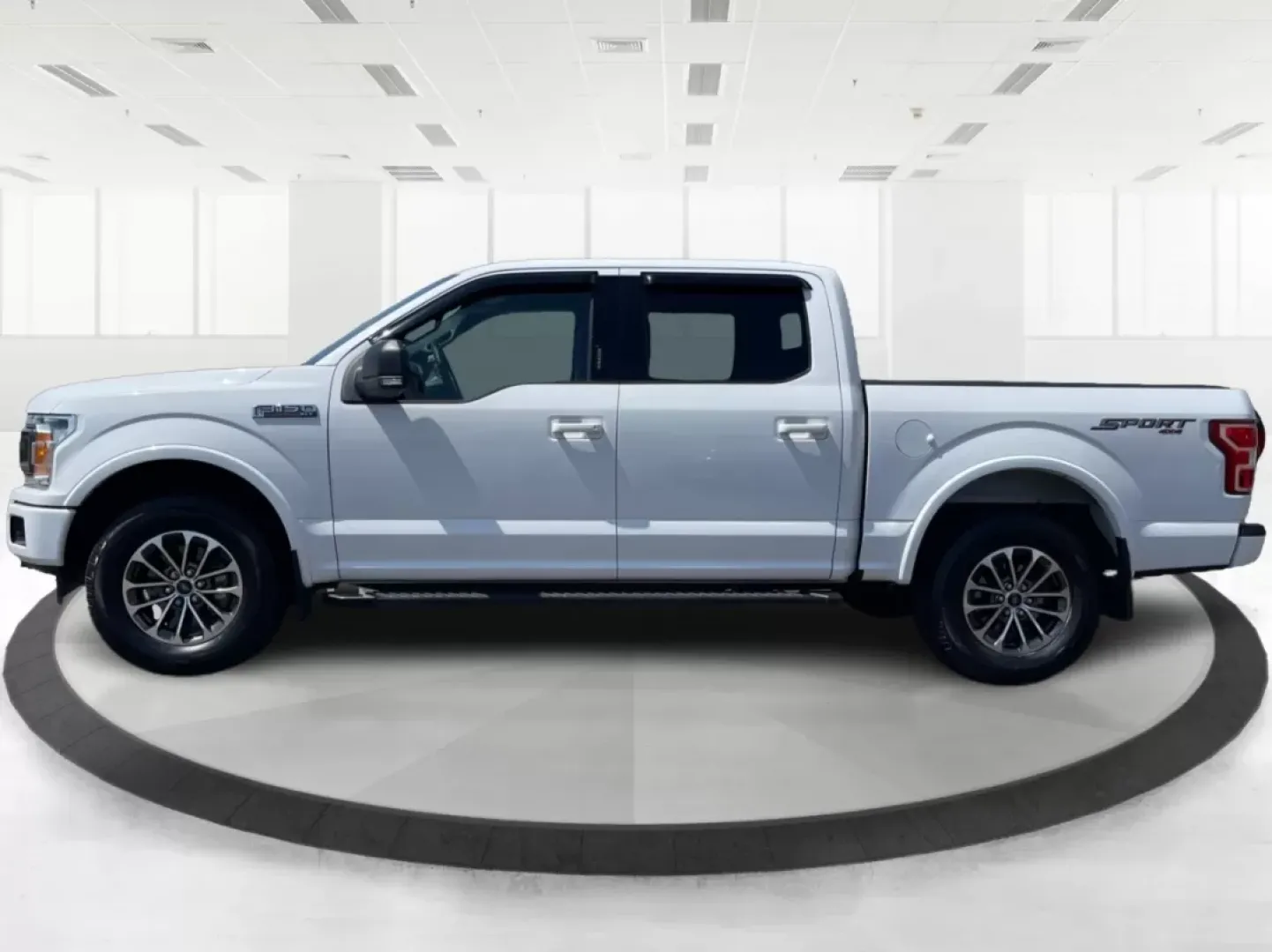 2018 Ford F-150 XLT (1FTEW1E57JF) with an Other engine, located at 880 E. National Road, Vandalia, OH, 45377, (937) 908-9800, 39.891918, -84.183594 - **Adventure Awaits with the 2018 Ford F-150 XLT: Your All-Weather Companion**<br /> <br /> Are you in search of a reliable vehicle that seamlessly balances rugged capability with everyday comfort? Look no further than the 2018 Ford F-150 XLT available at Advantage Car and Credit in Fairborn, OH. Thi - Photo#5