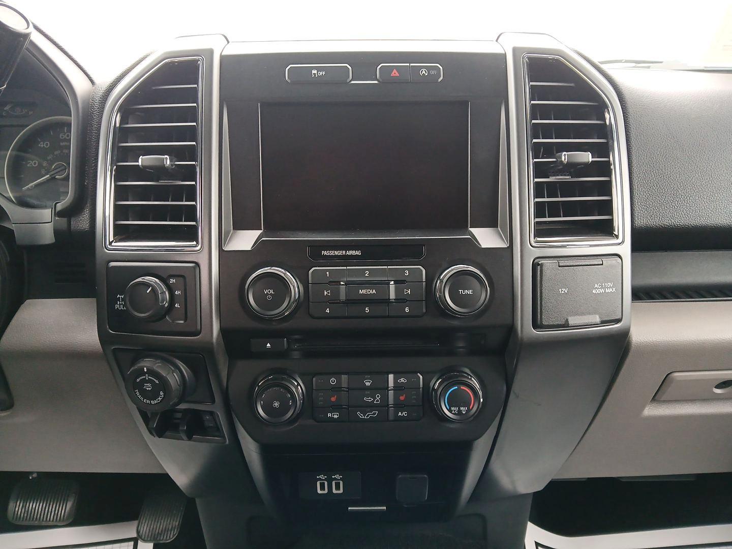 2018 Ford F-150 XLT SuperCrew 5.5-ft. Bed 4WD (1FTEW1E52JF) with an 5.0L V8 OHV 32V engine, 6-Speed Automatic transmission, located at 880 E. National Road, Vandalia, OH, 45377, (937) 908-9800, 39.891918, -84.183594 - One Owner - Photo#11