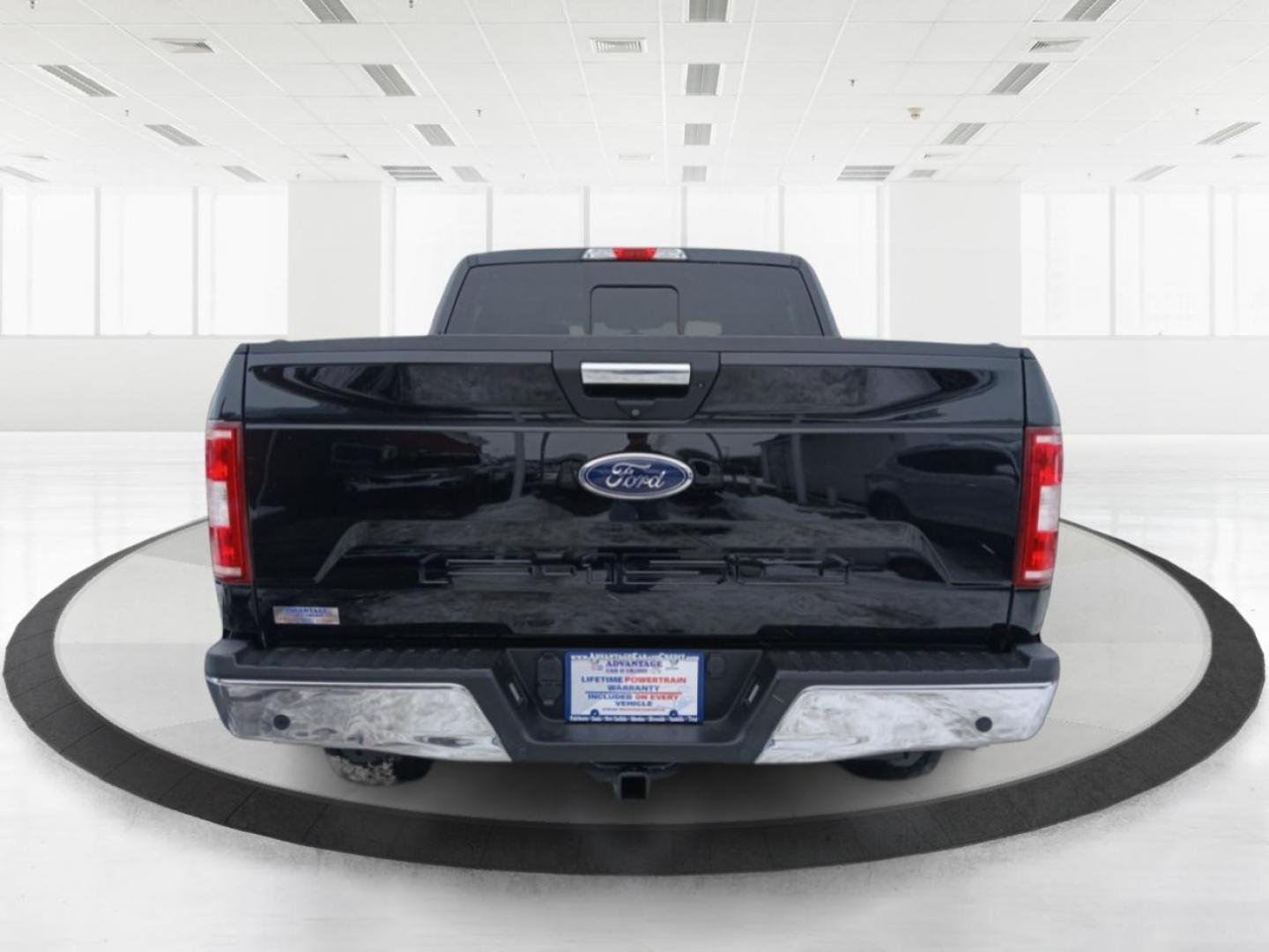 2018 Ford F-150 XLT SuperCrew 5.5-ft. Bed 4WD (1FTEW1E52JF) with an 5.0L V8 OHV 32V engine, 6-Speed Automatic transmission, located at 880 E. National Road, Vandalia, OH, 45377, (937) 908-9800, 39.891918, -84.183594 - One Owner - Photo#3