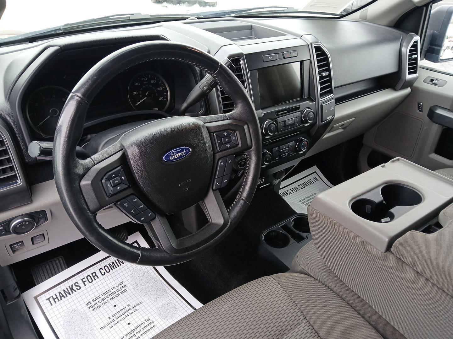 2018 Ford F-150 XLT SuperCrew 5.5-ft. Bed 4WD (1FTEW1E52JF) with an 5.0L V8 OHV 32V engine, 6-Speed Automatic transmission, located at 880 E. National Road, Vandalia, OH, 45377, (937) 908-9800, 39.891918, -84.183594 - One Owner - Photo#8