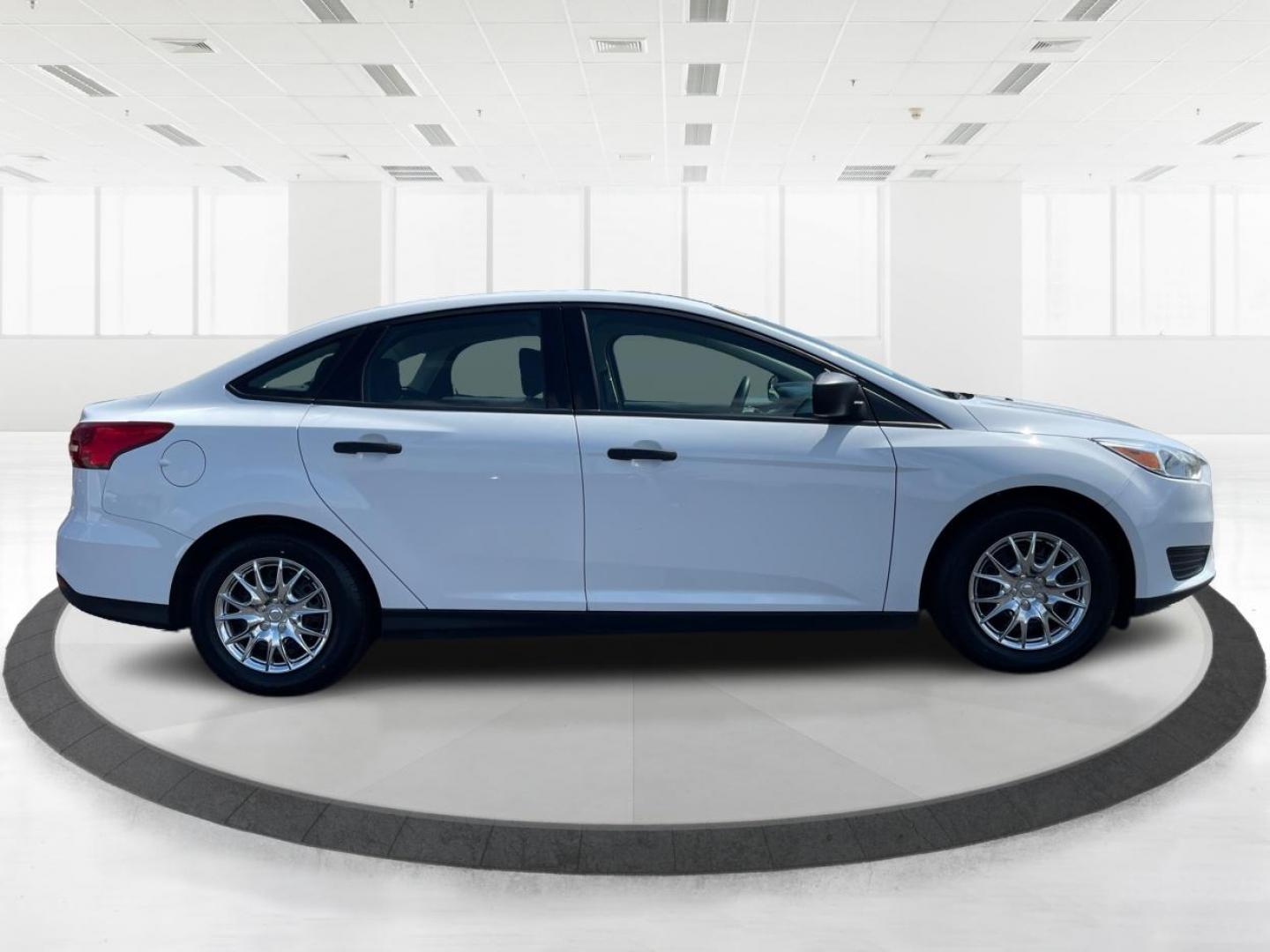 2018 Ford Focus S Sedan (1FADP3E20JL) with an 2.0L L4 DOHC 16V engine, 5-Speed Manual transmission, located at 1230 East Main St, Xenia, OH, 45385, (937) 908-9800, 39.688026, -83.910172 - One Owner - Photo#1