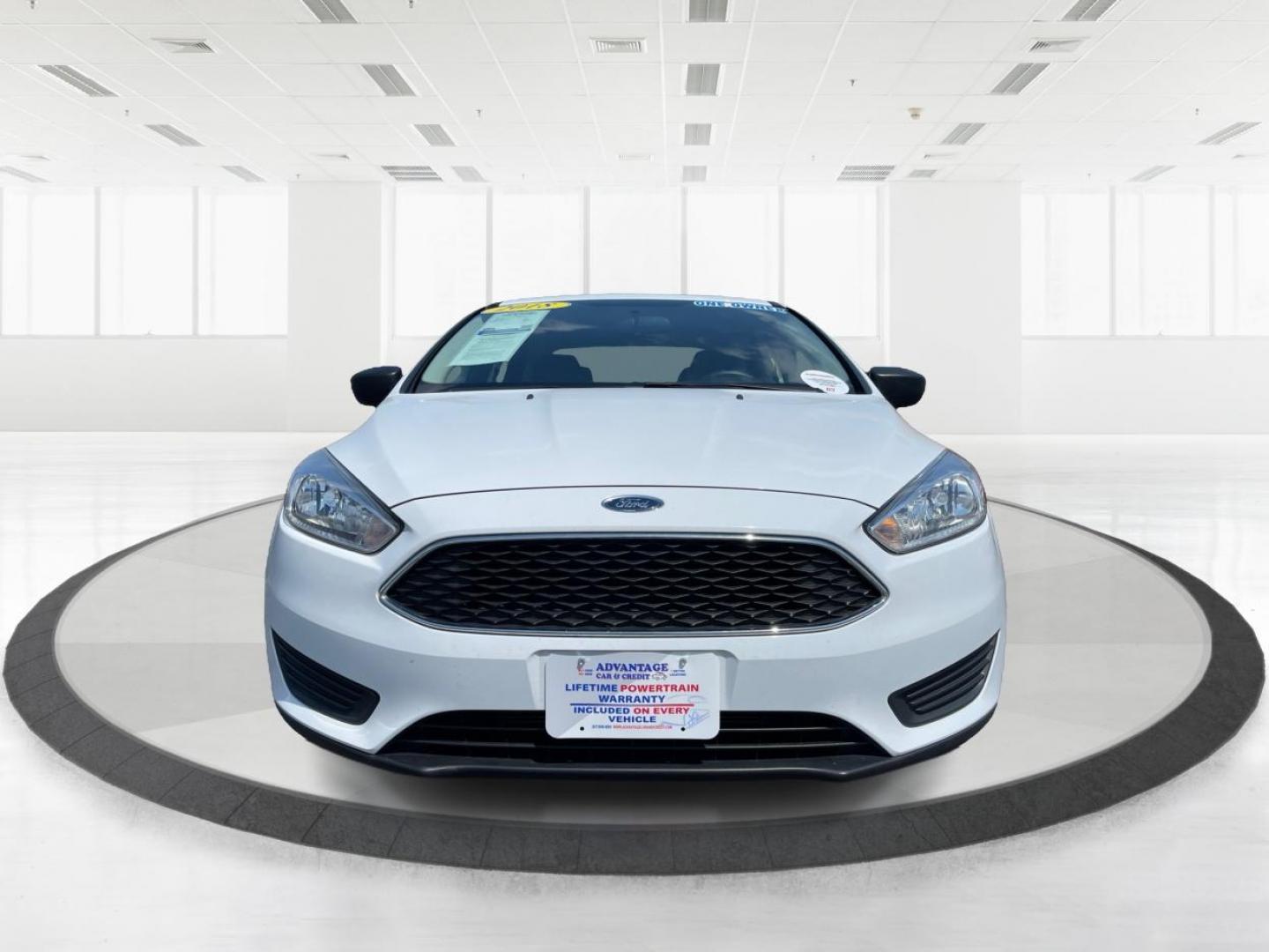 2018 Ford Focus S Sedan (1FADP3E20JL) with an 2.0L L4 DOHC 16V engine, 5-Speed Manual transmission, located at 1230 East Main St, Xenia, OH, 45385, (937) 908-9800, 39.688026, -83.910172 - One Owner - Photo#6