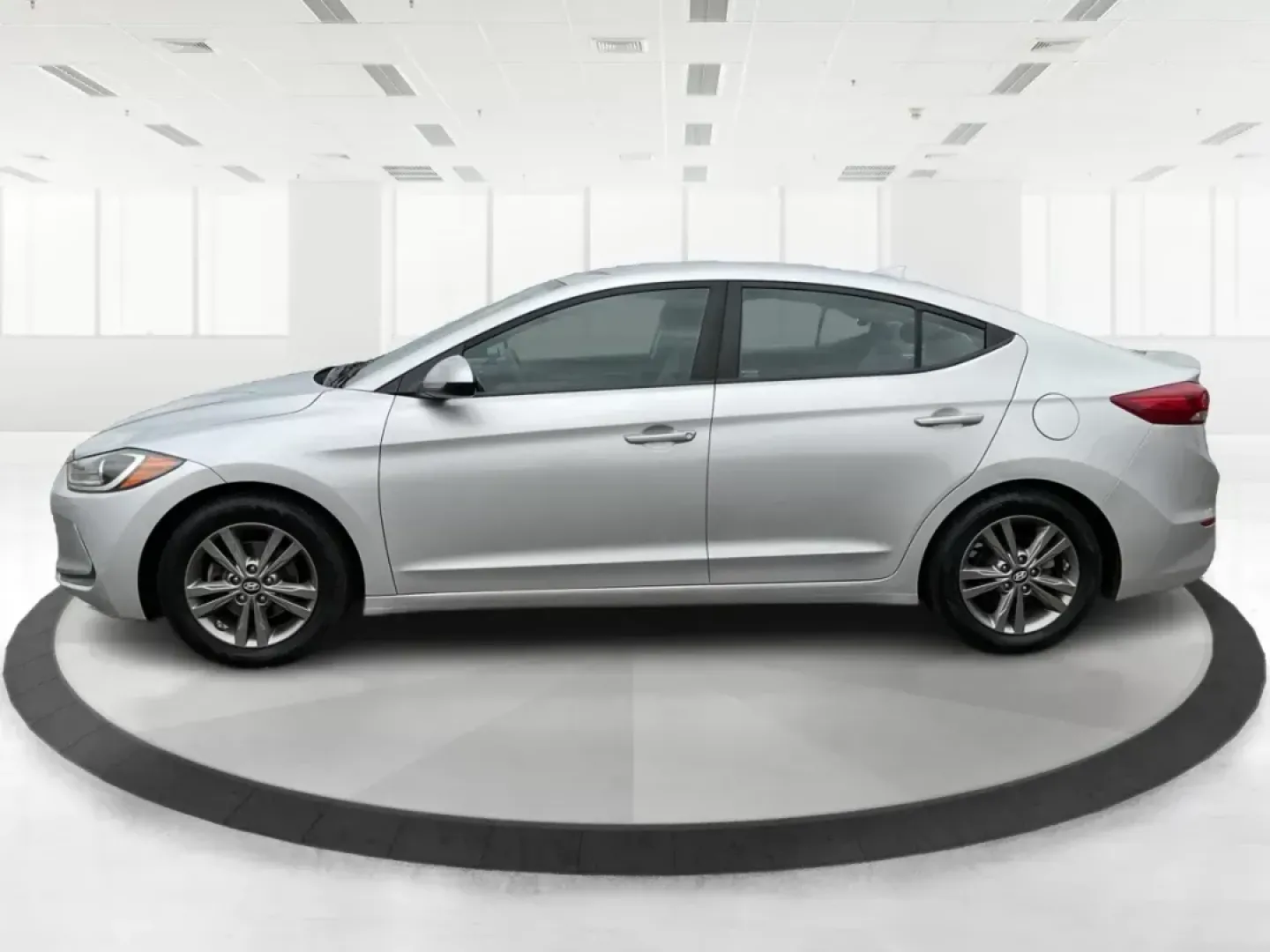 2018 Hyundai Elantra SEL (5NPD84LF9JH) with an Nu 2L I-4 DOHC engine, located at 1099 N County Rd 25A, Troy, OH, 45373, (937) 908-9800, 40.057079, -84.212883 - 2018 Hyundai Elantra SEL - Photo#5