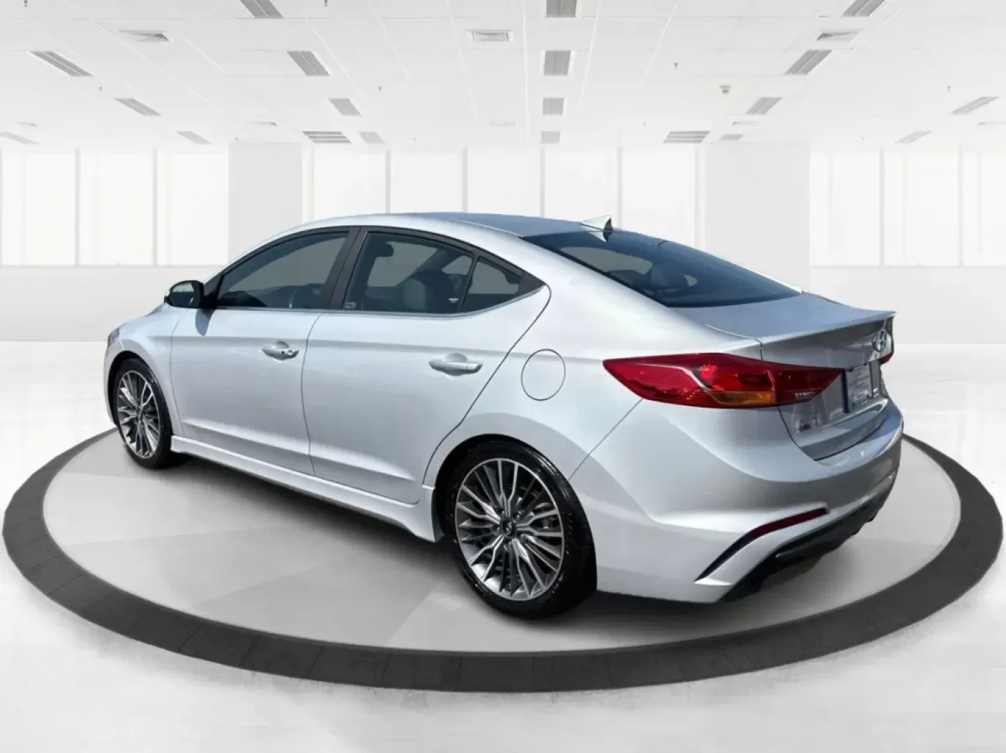 2018 Hyundai Elantra Sport (KMHD04LB6JU) with an 1.6L I-4 gasoline direct injection engine, located at 1099 N County Rd 25A, Troy, OH, 45373, (937) 908-9800, 40.057079, -84.212883 - ### Elevate Your Daily Commute with the 2018 Hyundai Elantra Sport at Advantage Car and Credit!<br /> <br /> Are you ready to enhance your daily life with a reliable vehicle that balances performance, comfort, and style? Look no further than the stunning 2018 Hyundai Elantra Sport, available now at - Photo#4