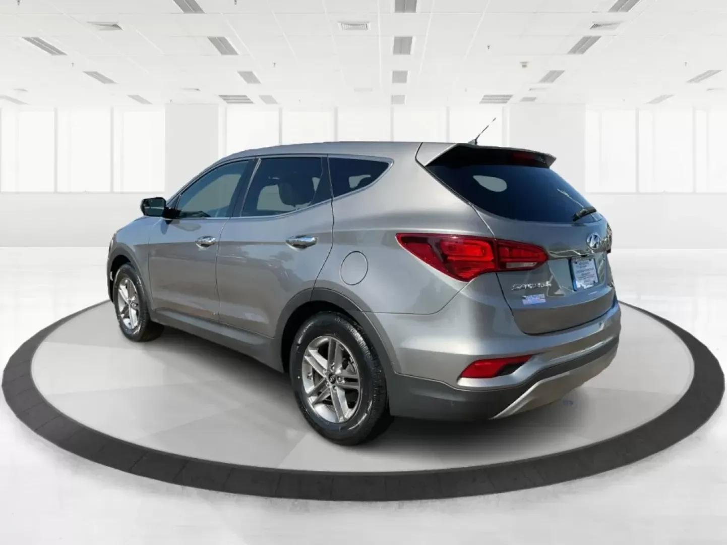 2018 Hyundai Santa Fe 2.4L (5NMZTDLB0JH) with an Theta II 2.4L I-4 gasoline direct injection engine, located at 401 Woodman Dr, Riverside, OH, 45431, (937) 908-9800, 39.760899, -84.123421 - Experience the perfect blend of comfort, style, and versatility with the **2018 Hyundai Santa Fe Sport**, now available at **Advantage Car and Credit**, your trusted **Buy Here Pay Here dealership** located at **1184 Kauffman Ave, Fairborn, OH 45324**. Whether you're a growing family looking for a r - Photo#3