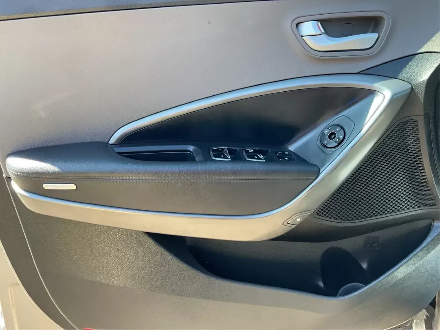 2018 Hyundai Santa Fe Sport 2.4L (5NMZTDLB0JH) with an Theta II 2.4L I-4 gasoline direct injection engine, located at 401 Woodman Dr, Riverside, OH, 45431, (937) 908-9800, 39.760899, -84.123421 - Experience the perfect blend of comfort, style, and versatility with the **2018 Hyundai Santa Fe Sport**, now available at **Advantage Car and Credit**, your trusted **Buy Here Pay Here dealership** located at **1184 Kauffman Ave, Fairborn, OH 45324**. Whether you're a growing family looking for a r - Photo#15