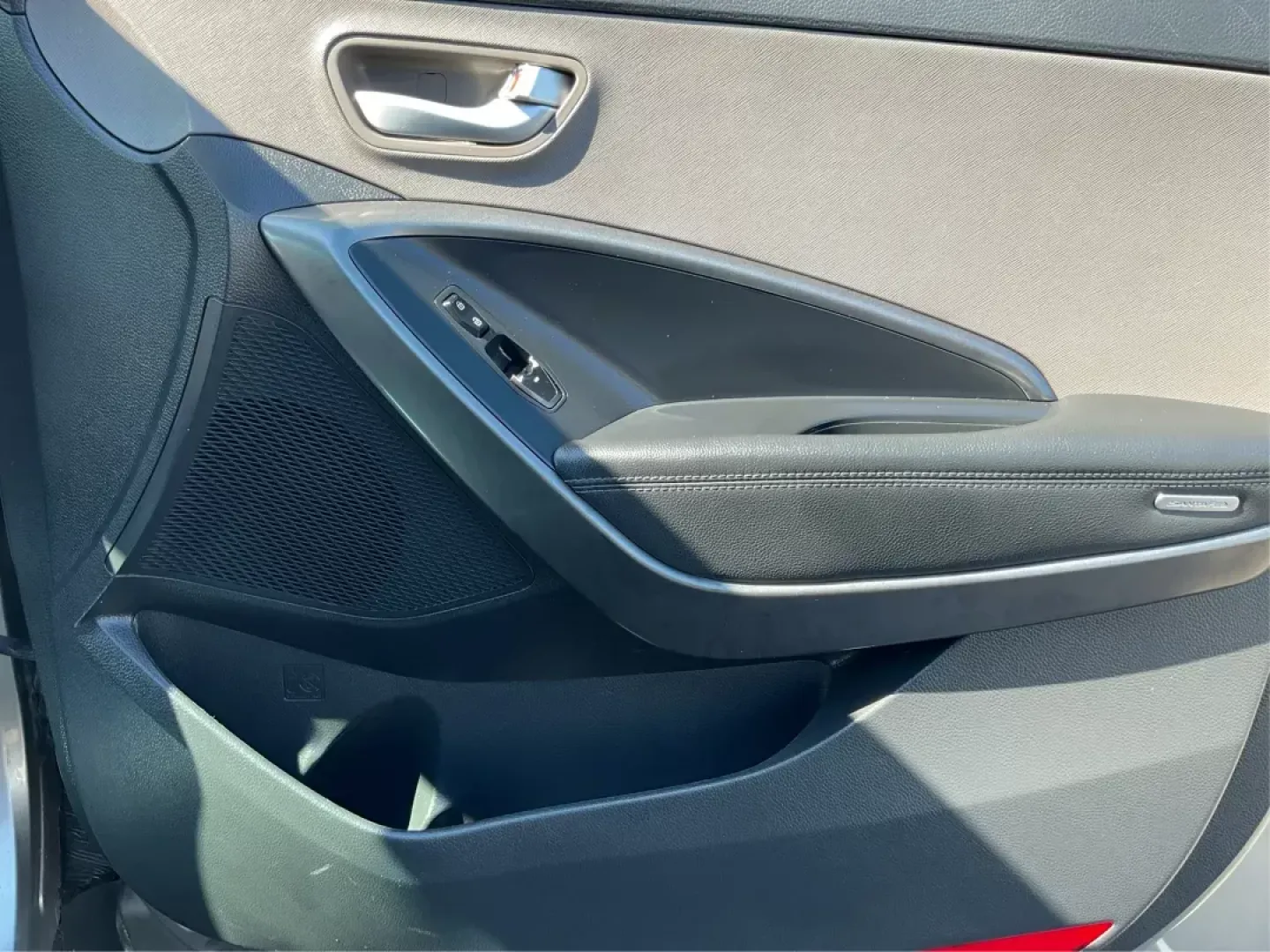 2018 Hyundai Santa Fe Sport 2.4L (5NMZTDLB0JH) with an Theta II 2.4L I-4 gasoline direct injection engine, located at 401 Woodman Dr, Riverside, OH, 45431, (937) 908-9800, 39.760899, -84.123421 - Experience the perfect blend of comfort, style, and versatility with the **2018 Hyundai Santa Fe Sport**, now available at **Advantage Car and Credit**, your trusted **Buy Here Pay Here dealership** located at **1184 Kauffman Ave, Fairborn, OH 45324**. Whether you're a growing family looking for a r - Photo#16