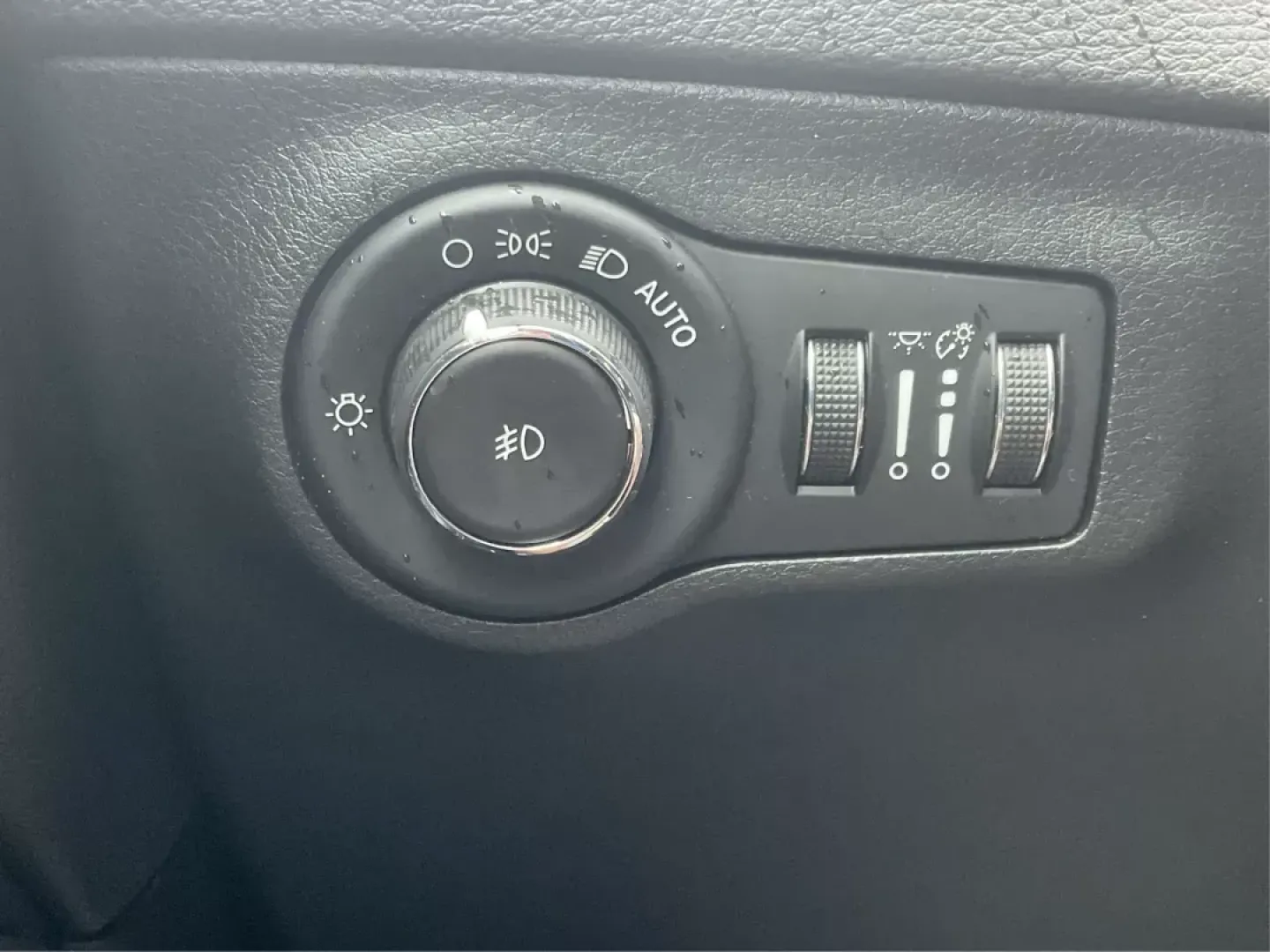 2018 Jeep Compass Latitude 4x4 (3C4NJDBB1JT) with an Other engine, located at 1951 S Dayton Lakeview Rd., New Carlisle, OH, 45344, (937) 908-9800, 39.890999, -84.050255 - 2018 Jeep Compass Latitude 4x4 - Photo#15