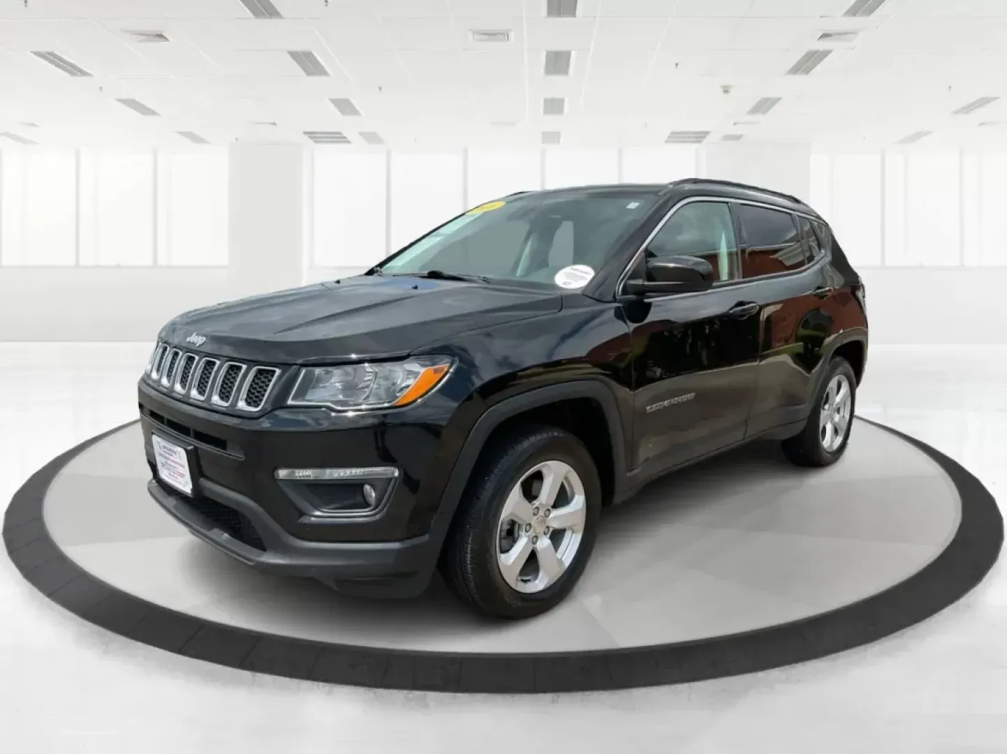 2018 Jeep Compass Latitude 4x4 (3C4NJDBB6JT) with an Other engine, located at 1230 East Main St, Xenia, OH, 45385, (937) 908-9800, 39.688026, -83.910172 - **Experience Adventure and Comfort with the 2018 Jeep Compass Latitude 4x4 at Advantage Car and Credit in Fairborn, OH!**<br /> <br /> Are you ready to embark on your next adventure? The 2018 Jeep Compass Latitude 4x4 is designed for those who crave exploration while keeping comfort at the forefront - Photo#7