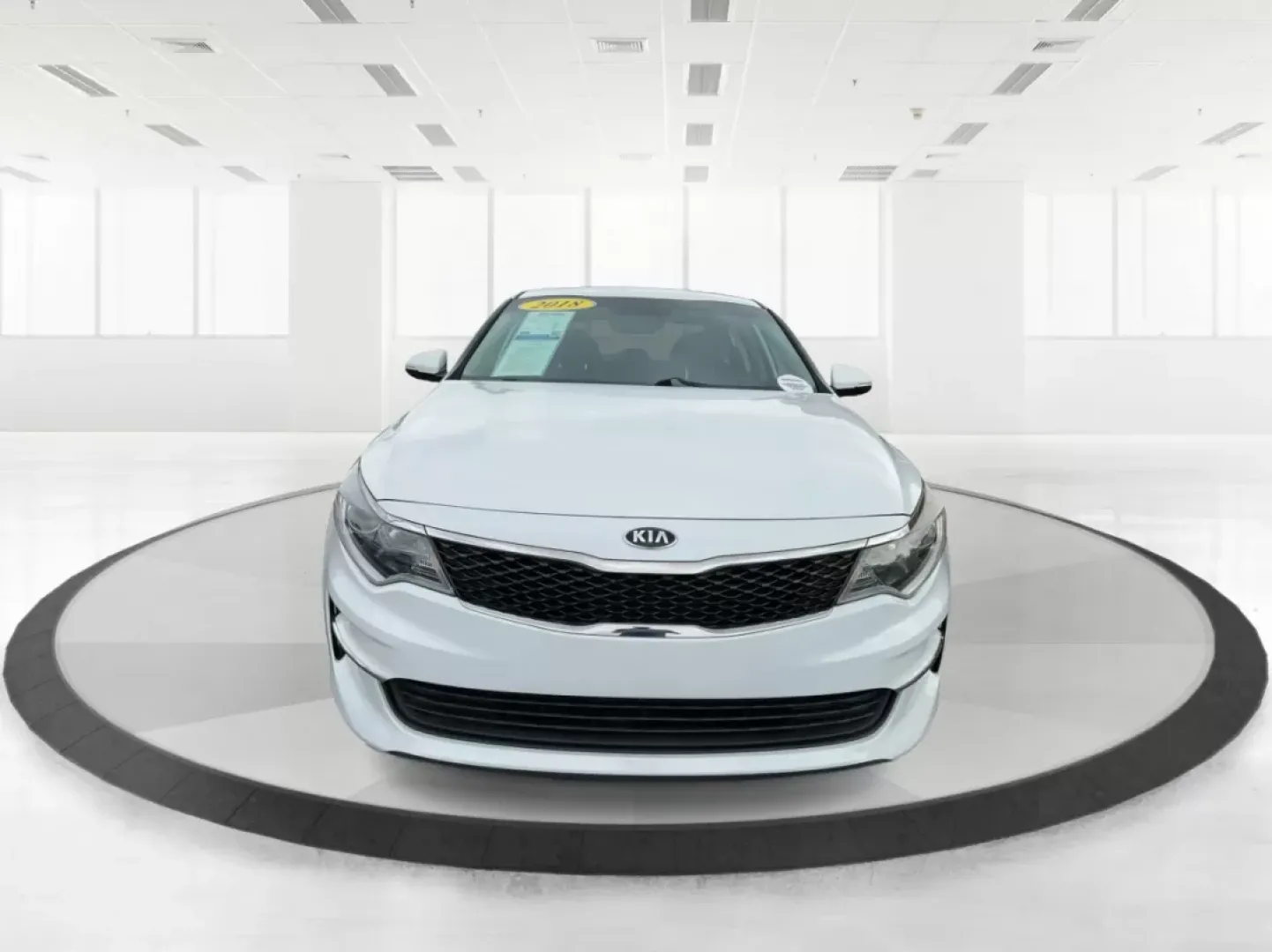 2018 Kia Optima LX (5XXGT4L35JG) with an Theta II 2.4L I-4 gasoline direct injection engine, located at 1951 S Dayton Lakeview Rd., New Carlisle, OH, 45344, (937) 908-9800, 39.890999, -84.050255 - Discover the perfect blend of style, safety, and affordability with this stunning 2018 Kia Optima LX, available now at Advantage Car and Credit in Fairborn, OH. This sedan is not just a car; it's your companion for all of life's adventures. Whether you're commuting to work, shuttling the kids to sch - Photo#7