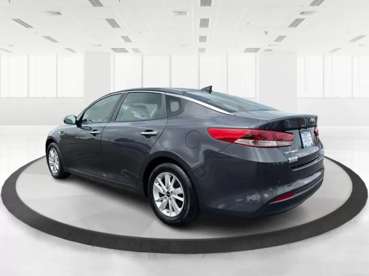 2018 Kia Optima LX (KNAGT4L33J5) with an Theta II 2.4L I-4 gasoline direct injection engine, located at 401 Woodman Dr, Riverside, OH, 45431, (937) 908-9800, 39.760899, -84.123421 - **Experience the Perfect Blend of Style and Comfort with the 2018 Kia Optima LX at Advantage Car and Credit!**<br /> <br /> Are you searching for a reliable sedan that fits seamlessly into your busy lifestyle? Look no further! The 2018 Kia Optima LX is not just a means of transportation; it's your p - Photo#4