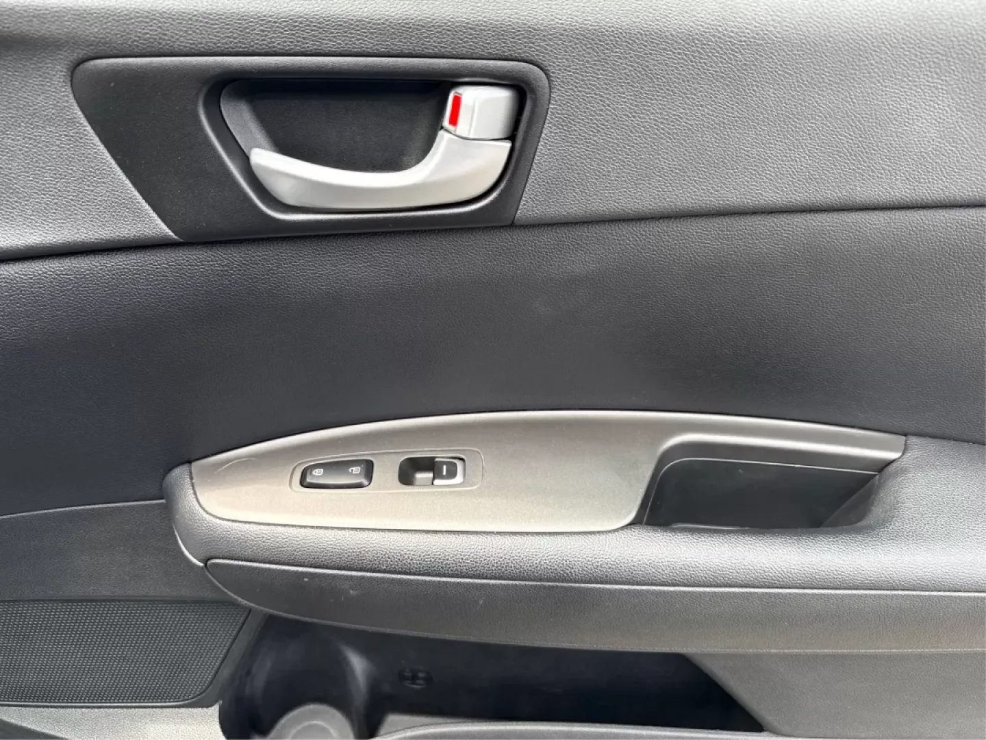 2018 Kia Optima LX (KNAGT4L33J5) with an Theta II 2.4L I-4 gasoline direct injection engine, located at 401 Woodman Dr, Riverside, OH, 45431, (937) 908-9800, 39.760899, -84.123421 - **Experience the Perfect Blend of Style and Comfort with the 2018 Kia Optima LX at Advantage Car and Credit!**<br /> <br /> Are you searching for a reliable sedan that fits seamlessly into your busy lifestyle? Look no further! The 2018 Kia Optima LX is not just a means of transportation; it's your p - Photo#20