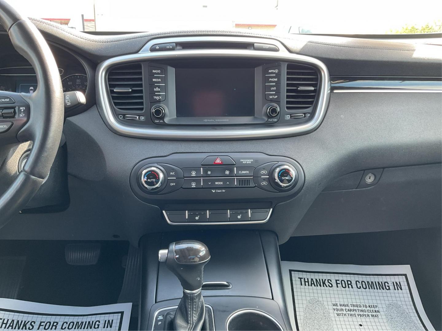 2018 Kia Sorento 2.4L LX (5XYPGDA35JG) with an 2.4L I-4 gasoline direct injection engine, located at 8750 N County Rd 25A, Piqua, OH, 45356, (937) 908-9800, 40.164391, -84.232513 - 2018 Kia Sorento 2.4L LX - Photo#12