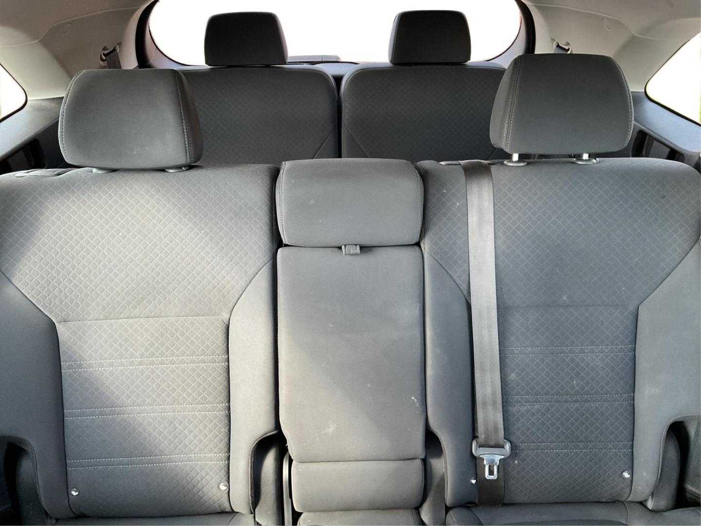 2018 Kia Sorento 2.4L LX (5XYPGDA35JG) with an 2.4L I-4 gasoline direct injection engine, located at 8750 N County Rd 25A, Piqua, OH, 45356, (937) 908-9800, 40.164391, -84.232513 - 2018 Kia Sorento 2.4L LX - Photo#13