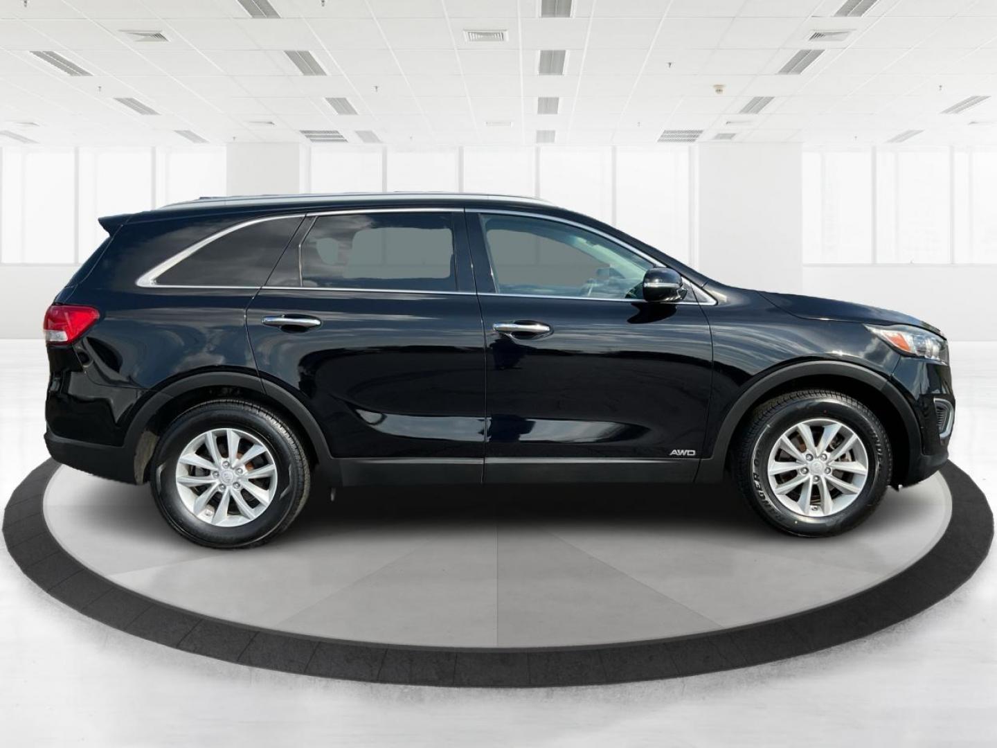 2018 Kia Sorento 2.4L LX (5XYPGDA35JG) with an 2.4L I-4 gasoline direct injection engine, located at 8750 N County Rd 25A, Piqua, OH, 45356, (937) 908-9800, 40.164391, -84.232513 - 2018 Kia Sorento 2.4L LX - Photo#1