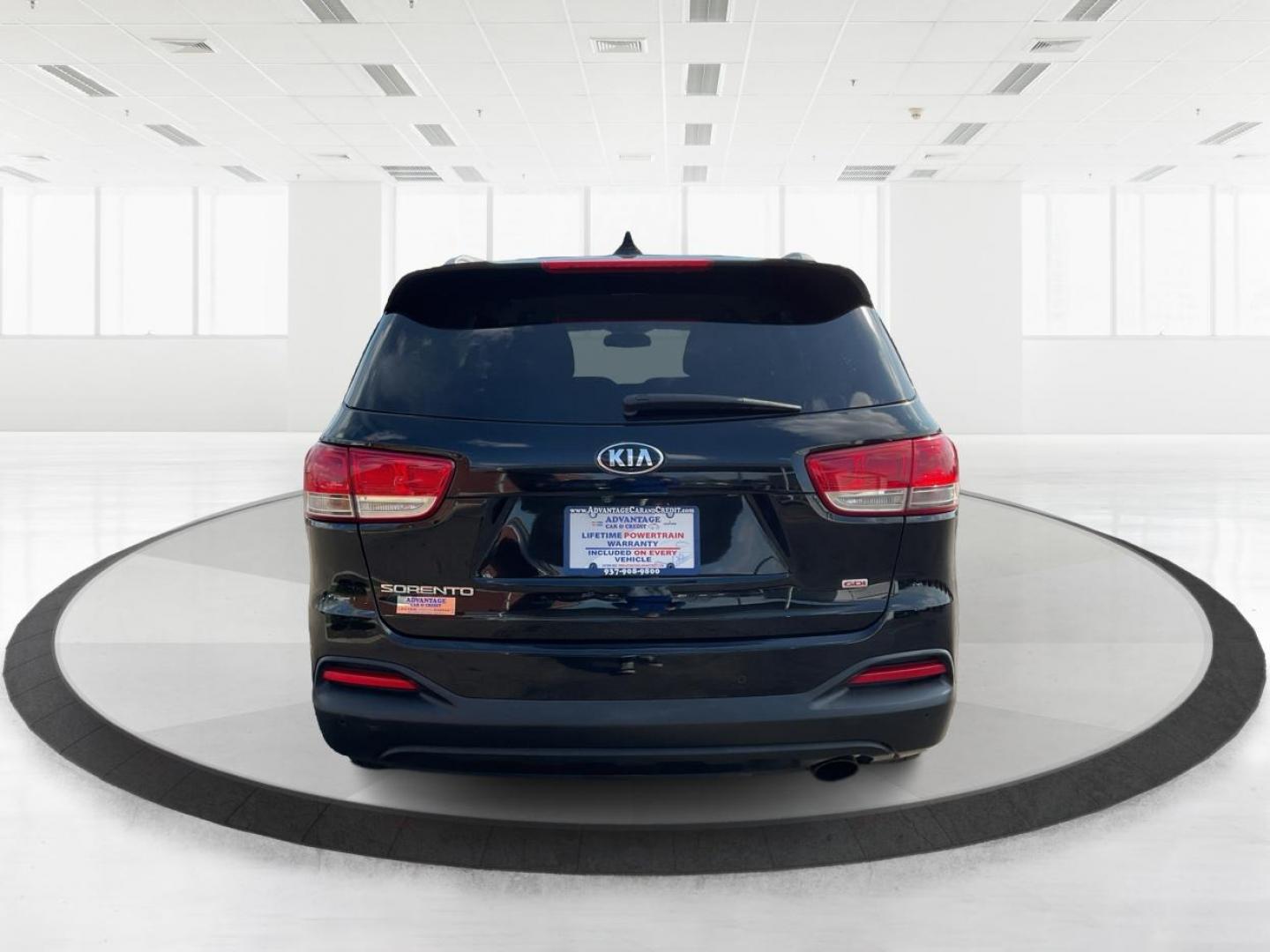 2018 Kia Sorento 2.4L LX (5XYPGDA35JG) with an 2.4L I-4 gasoline direct injection engine, located at 8750 N County Rd 25A, Piqua, OH, 45356, (937) 908-9800, 40.164391, -84.232513 - 2018 Kia Sorento 2.4L LX - Photo#3