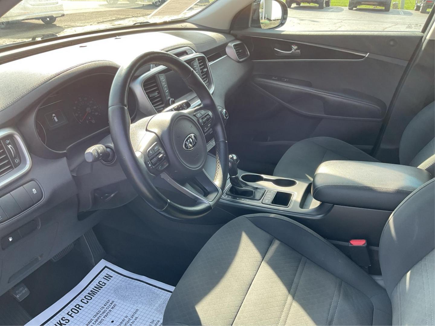 2018 Kia Sorento 2.4L LX (5XYPGDA35JG) with an 2.4L I-4 gasoline direct injection engine, located at 8750 N County Rd 25A, Piqua, OH, 45356, (937) 908-9800, 40.164391, -84.232513 - 2018 Kia Sorento 2.4L LX - Photo#8